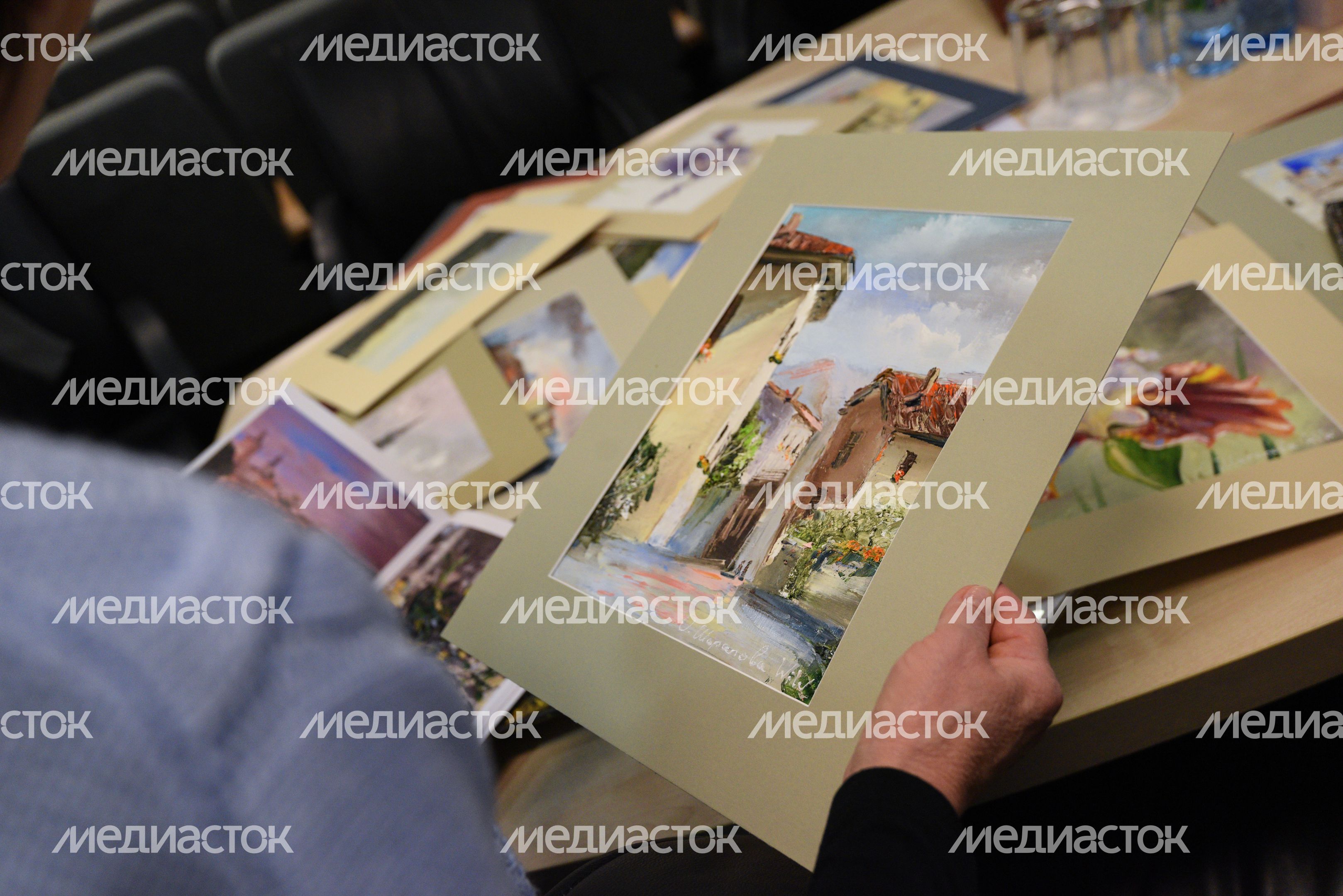 Открытие выставки «Европейские улицы» художника Ольги Шараповой в Москве
