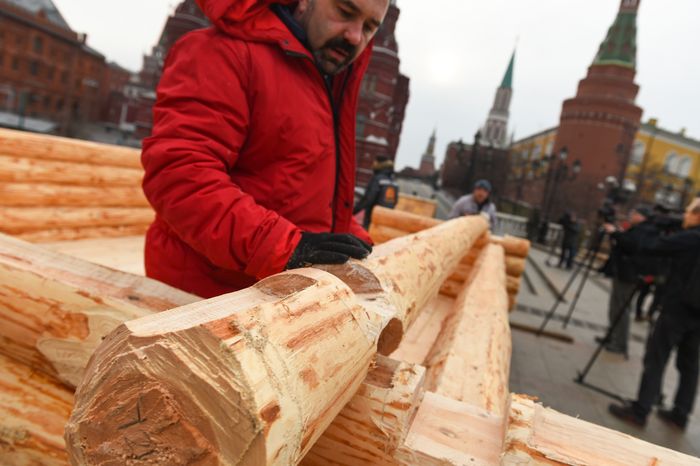 Монтаж инсталляций для фестиваля «Московская Масленица» на Манежной площади