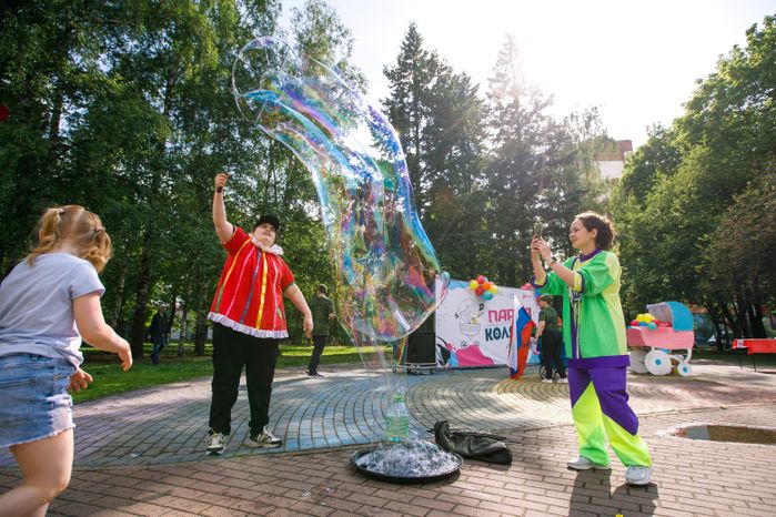Парад колясок в сквере "Юбилейный" в Химках
