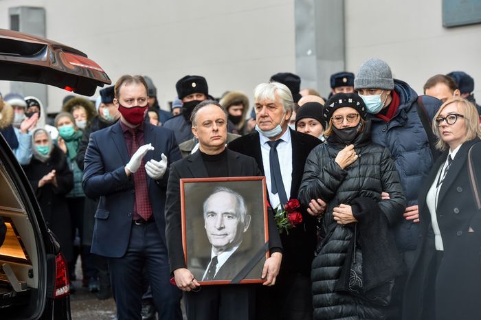 Церемония прощания с актером Василием Лановым в московском театре имени Вахтангова