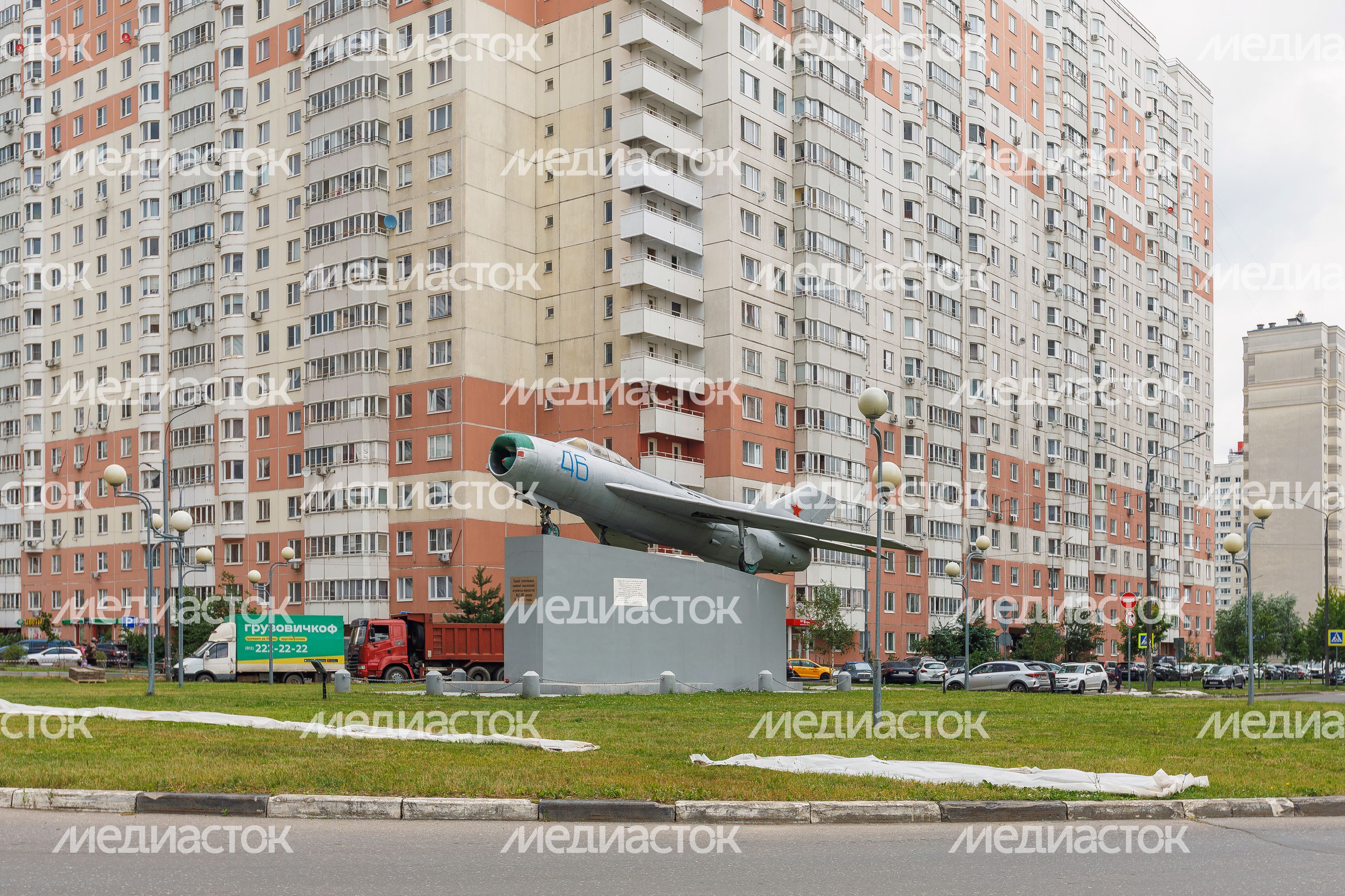 Памятник «Истребитель МиГ-19» в Балашихе