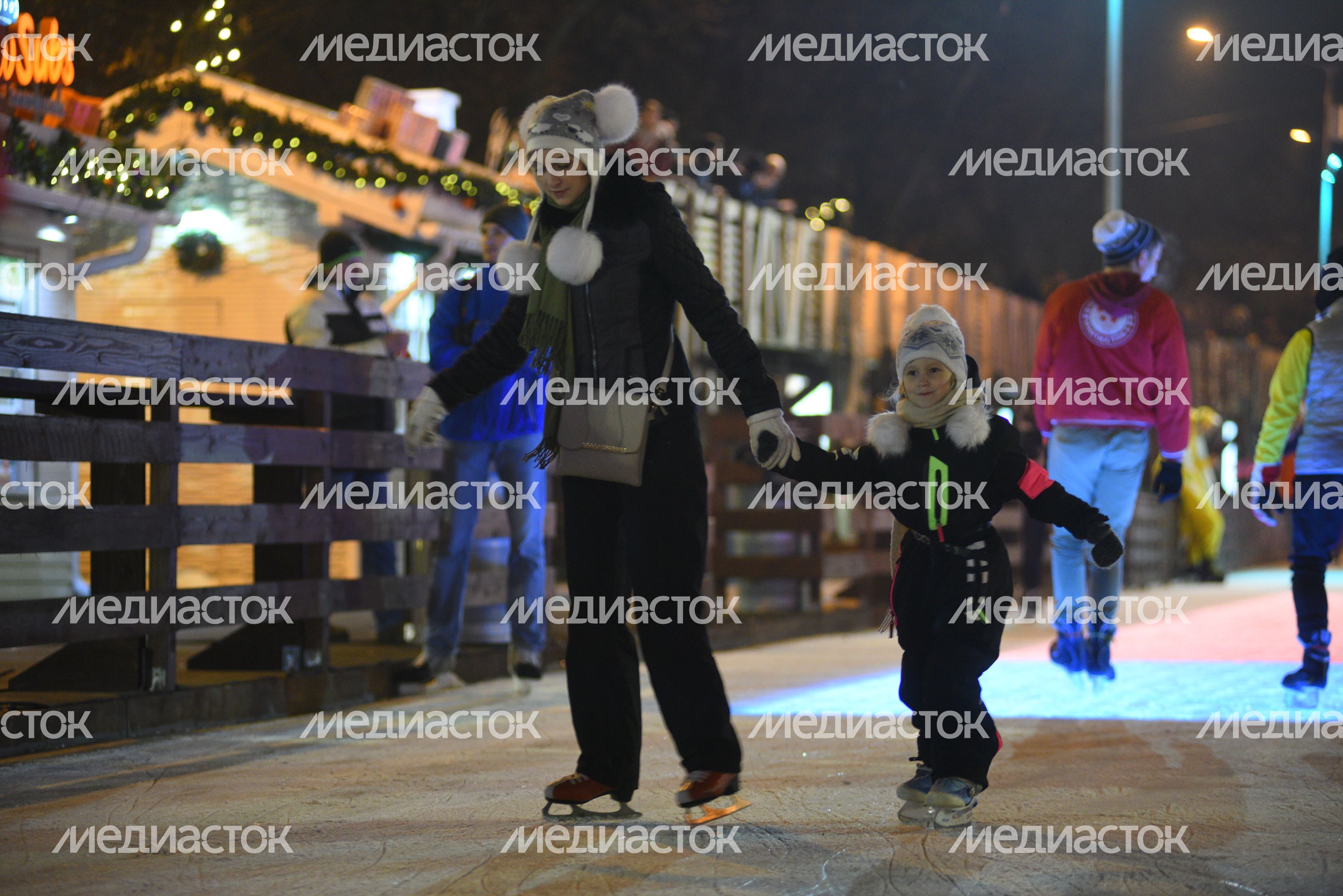 Открытие катка в парке Горького в Москве