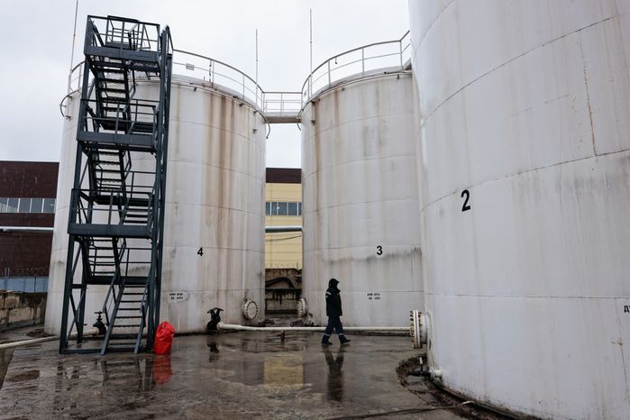 Терминал по перевалке и хранению светлых нефтепродуктов в Красногорске