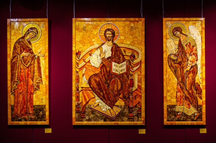 Выставка «Солнечный камень. Янтарь Александра Крылова» в Сергиево-Посадском музее-заповеднике