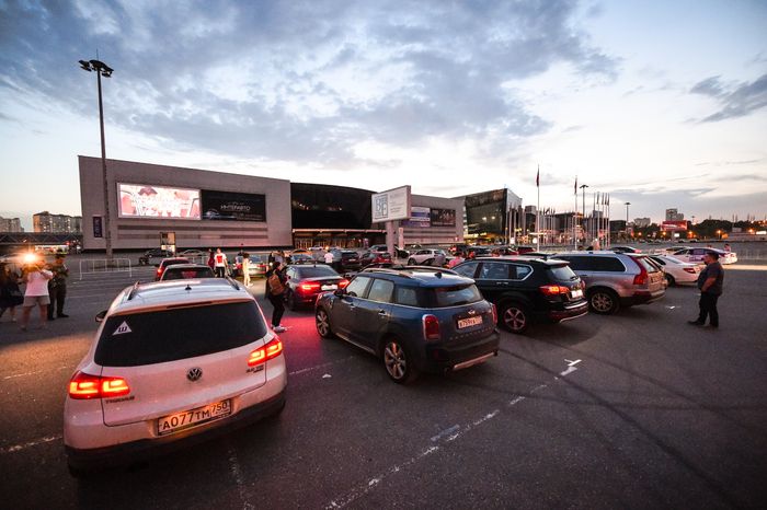 Открытие первого автокинотеатра под открытым небом в Московском регионе