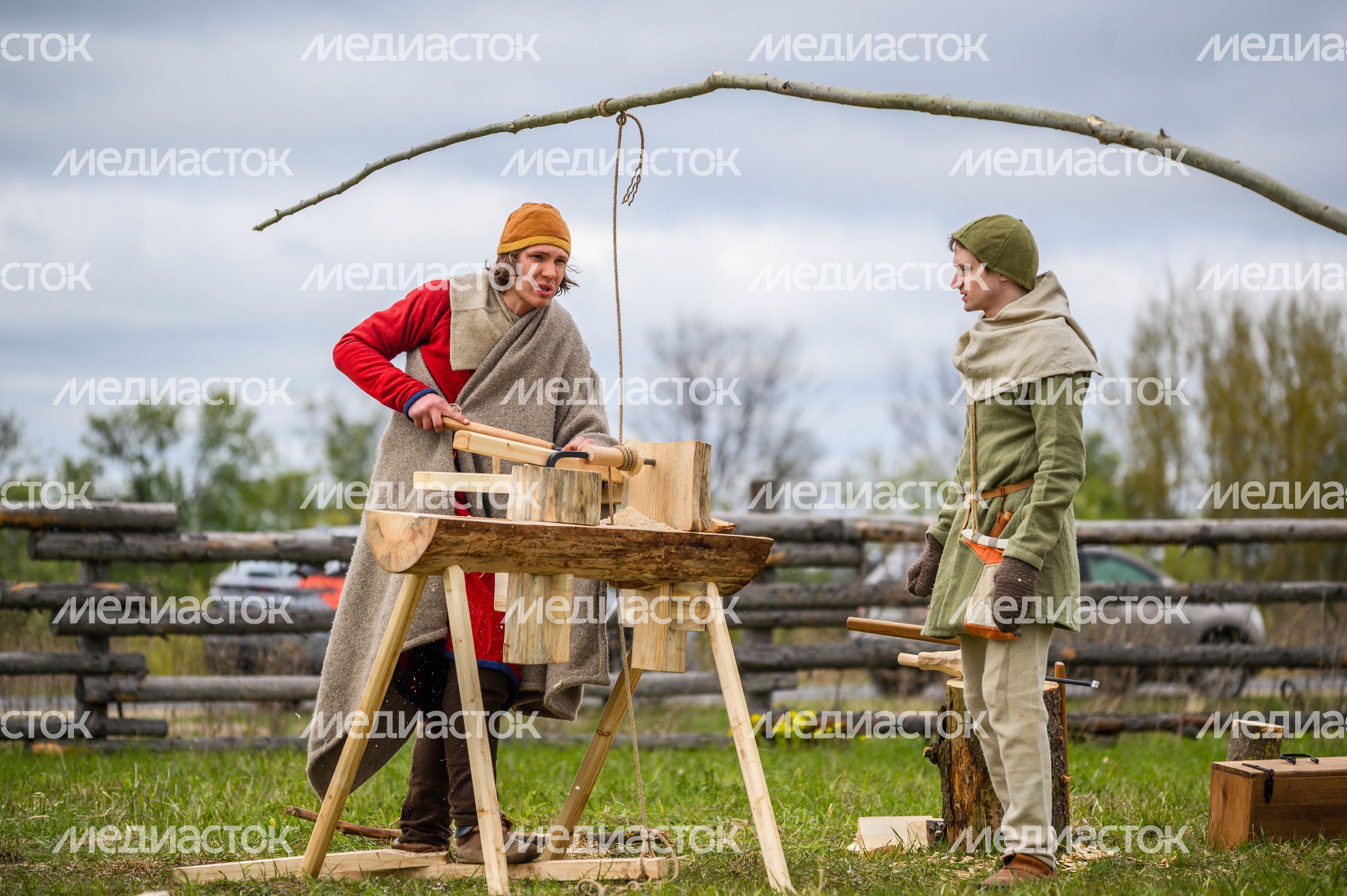Мир Древней Руси на фестивале экспериментальной археологии «Гардарика» в Хотьково Мир Древней Руси на фестивале экспериментальной археологии «Гардарика» в Хотьково