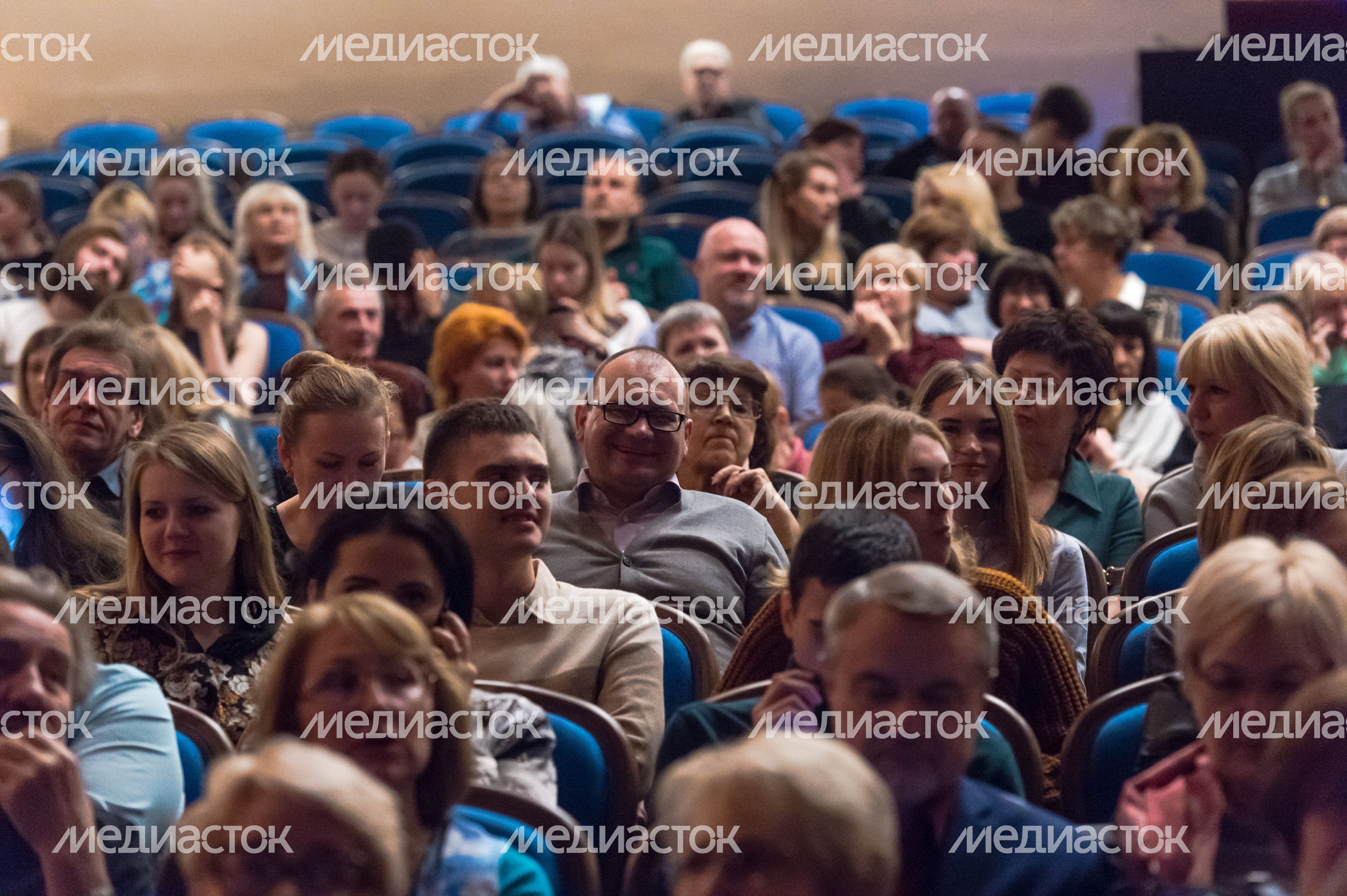 Спектакль Московского губернского театра «На всякого мудреца довольно простоты»