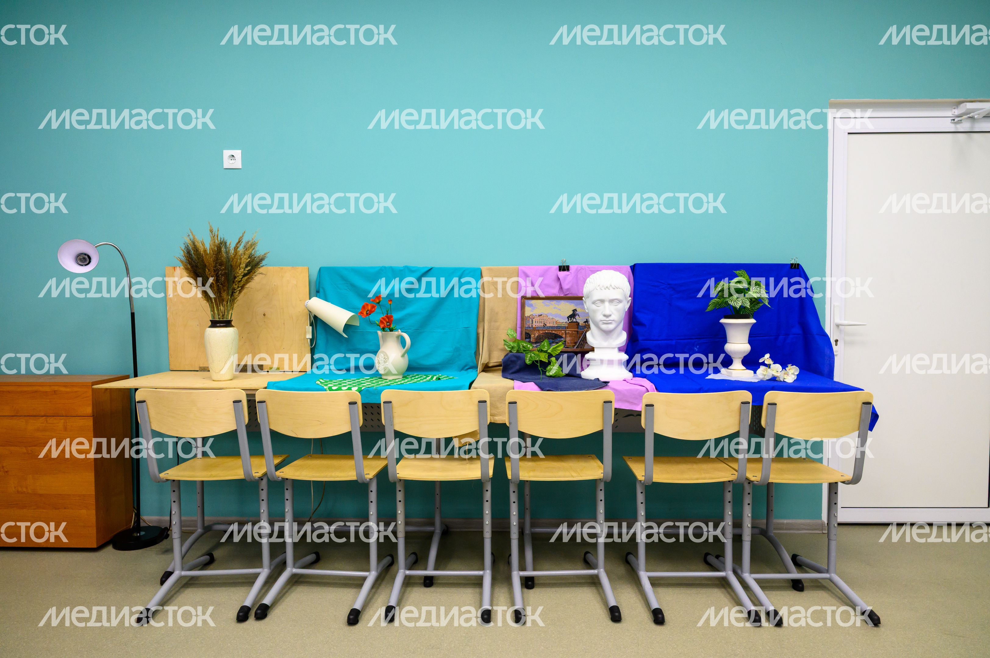 Кабинет юных художников в детской школе искусств №1 после капитального ремонта в Люберцах Кабинет юных художников в детской школе искусств №1 после капитального ремонта в Люберцах
