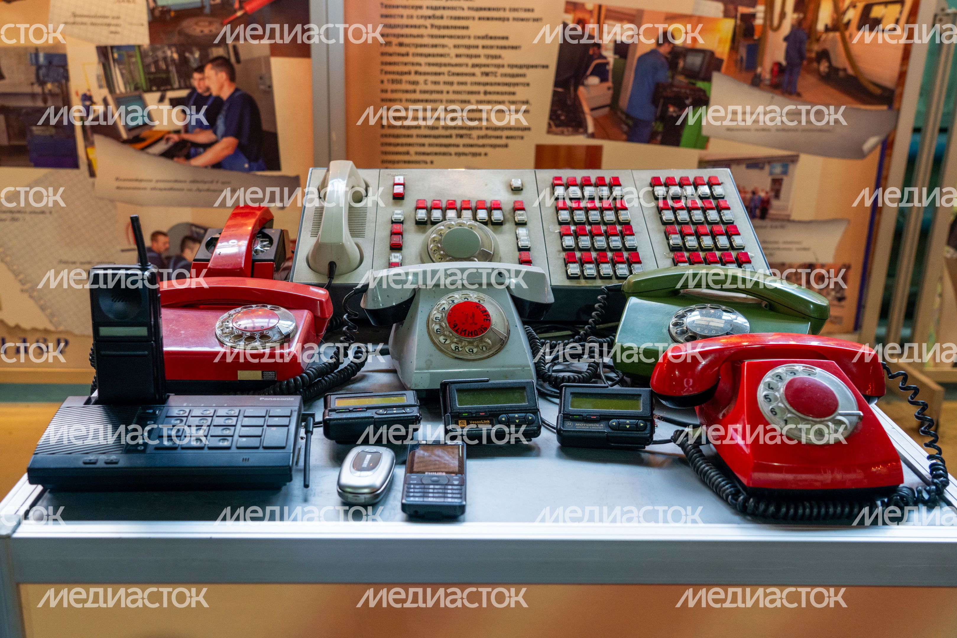 Путешествие в СССР: советские дисковые телефоны в Музее истории автомобильного транспорта Мострансавто в Чехове Путешествие в СССР: советские дисковые телефоны в Музее истории автомобильного транспорта Мострансавто в Чехове