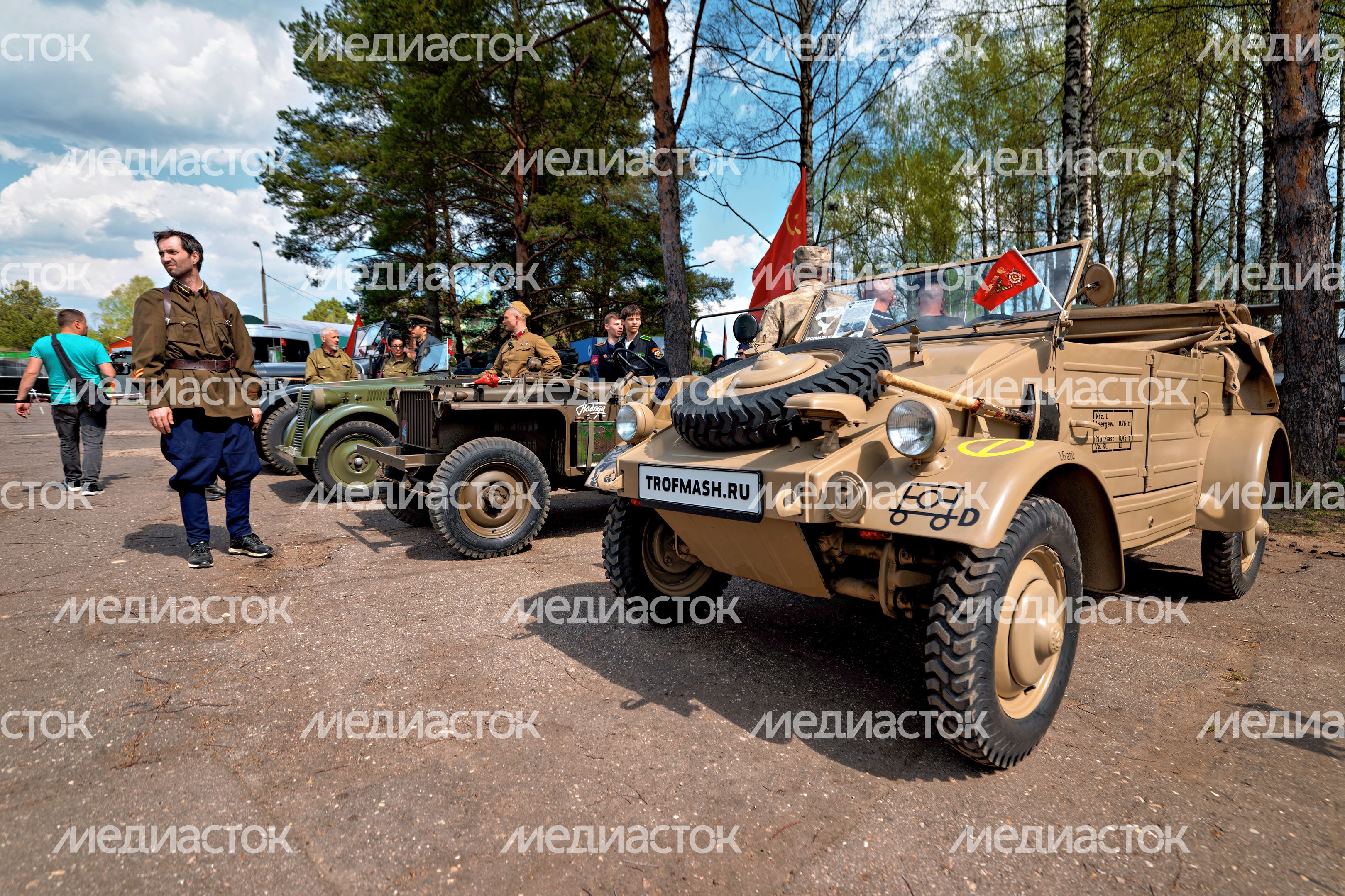 Армейские военные автомобили в музее аэроклуба ветеранов воинской службы в Кубинке Армейские военные автомобили в музее аэроклуба ветеранов воинской службы в Кубинке