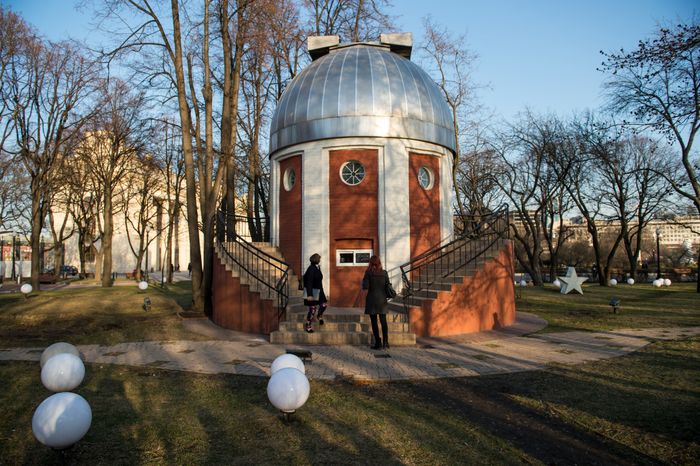 Народная обсерватория в парке Горького в Москве