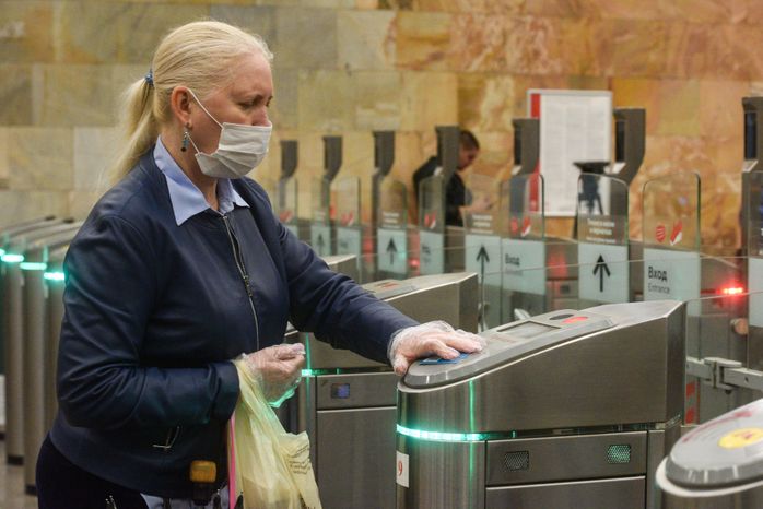 Проверки соблюдения масочно-перчаточного режима в общественном транспорте в Москве