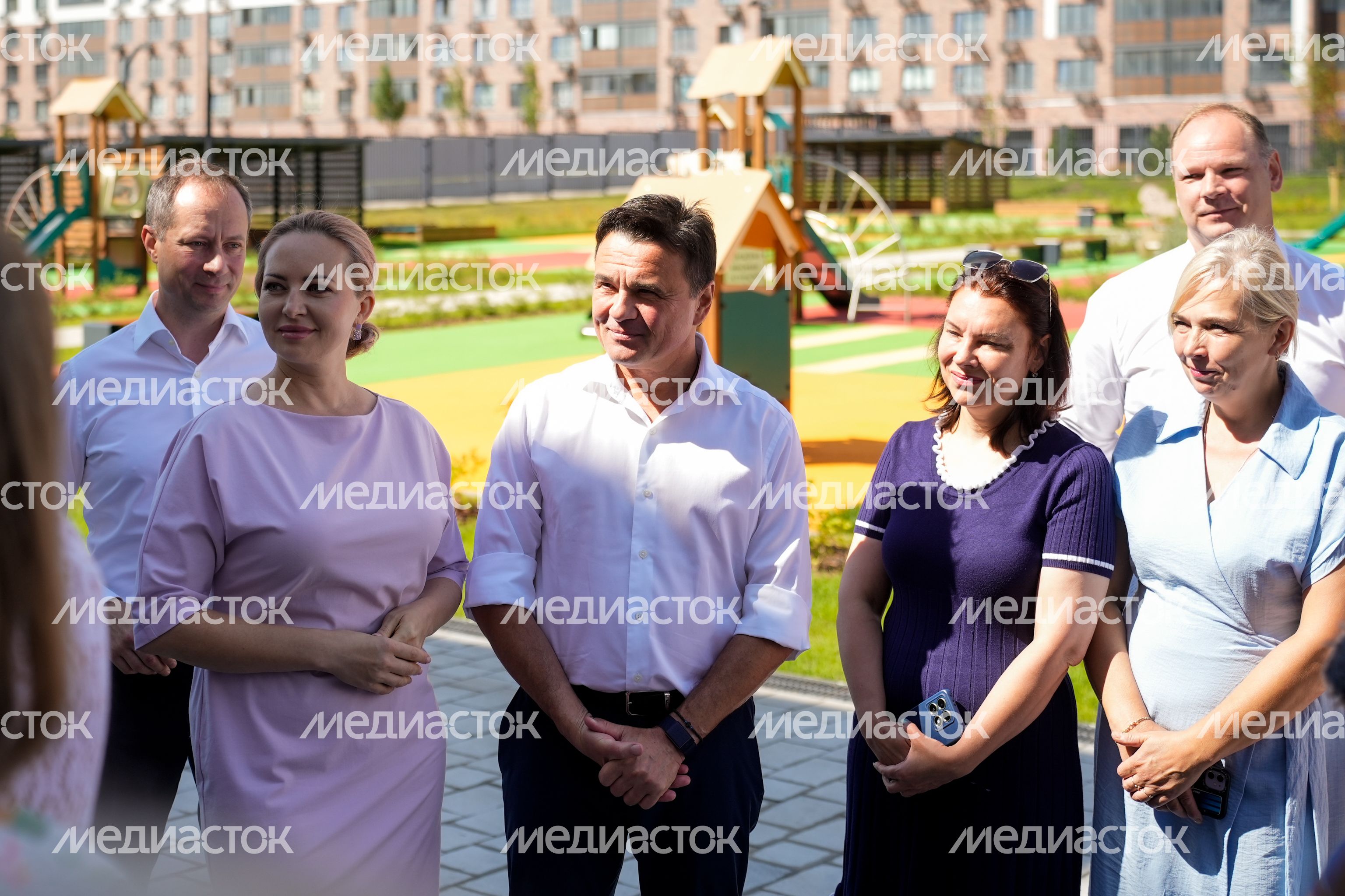 Андрей Воробьев и Роман Терюшков проверили строительство детсада "Лучик" в Видном
