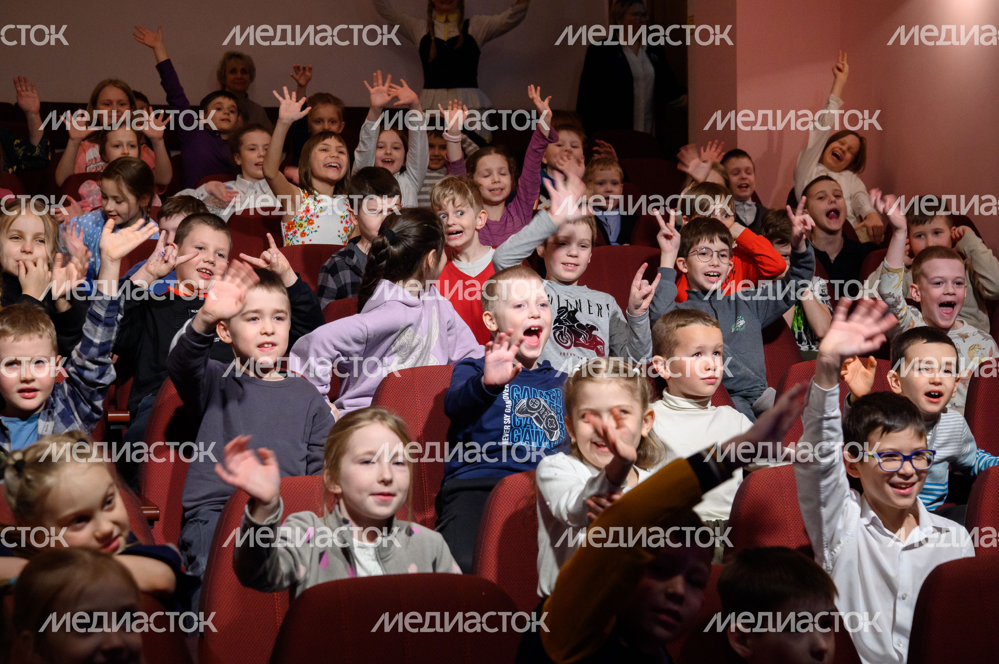 Мытищи. Театр кукол "Огниво". Проводы широкой Масленицы и спектакль "Старая сказка"