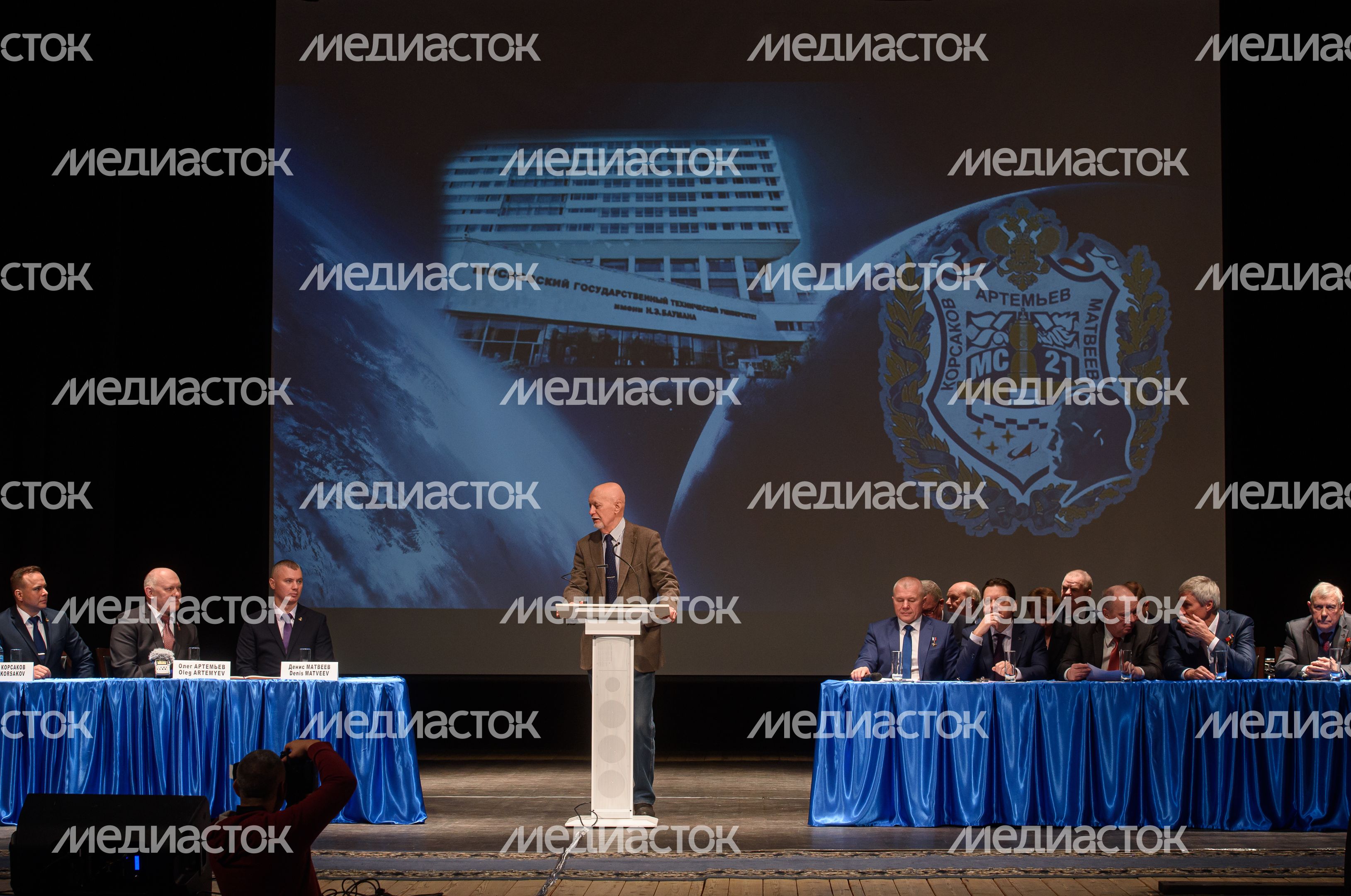 Торжественная встреча космонавтов и астронавтов 67-й длительной экспедиции на МКС
