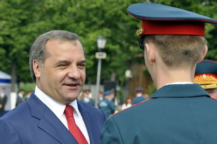 Владимир Пучков на выпускном в Академии гражданской защиты МЧС