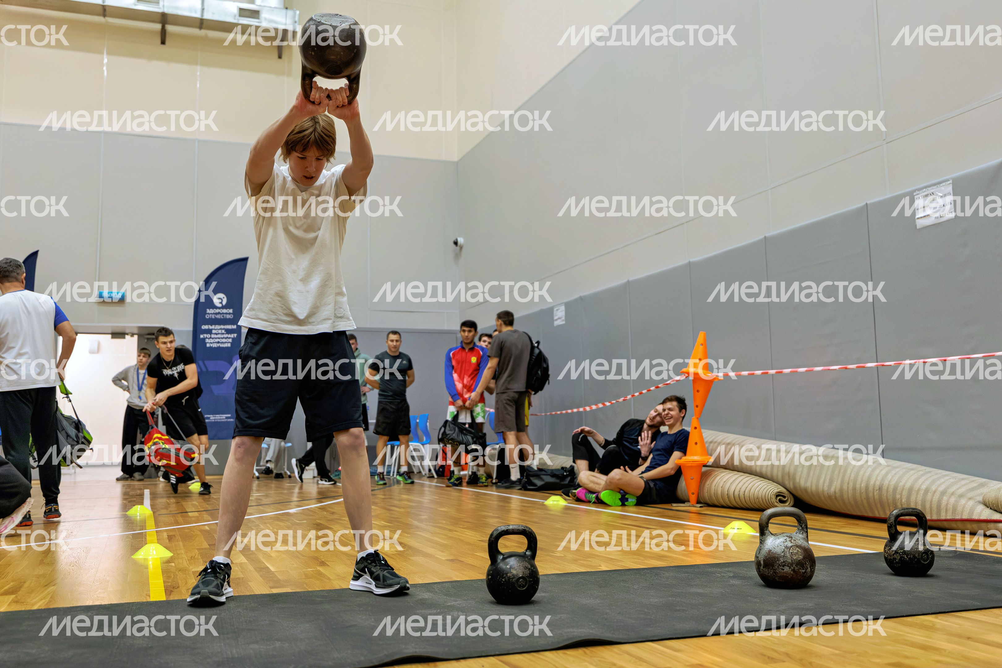Спортивный проект «Тот самый физрук»: конкурс учителей физкультуры и старшеклассников Спортивный проект «Тот самый физрук»: конкурс учителей физкультуры и старшеклассников