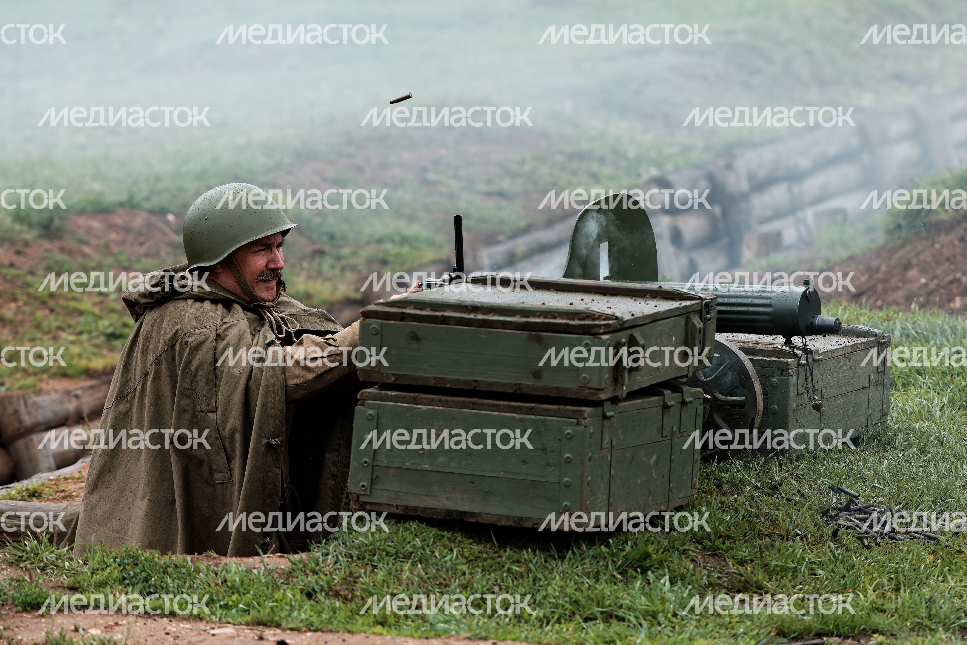 Военно-историческая реконструкция «Первый день войны» у Главного храма ВС РФ в День памяти и скорби Военно-историческая реконструкция «Первый день войны» у Главного храма ВС РФ в День памяти и скорби