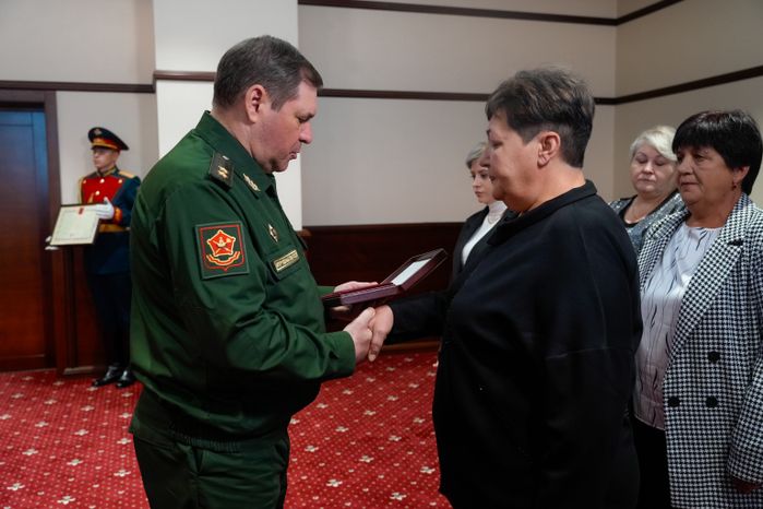 "Звезду Героя" передали семье погибшего на СВО бойца Алексея Стрижака