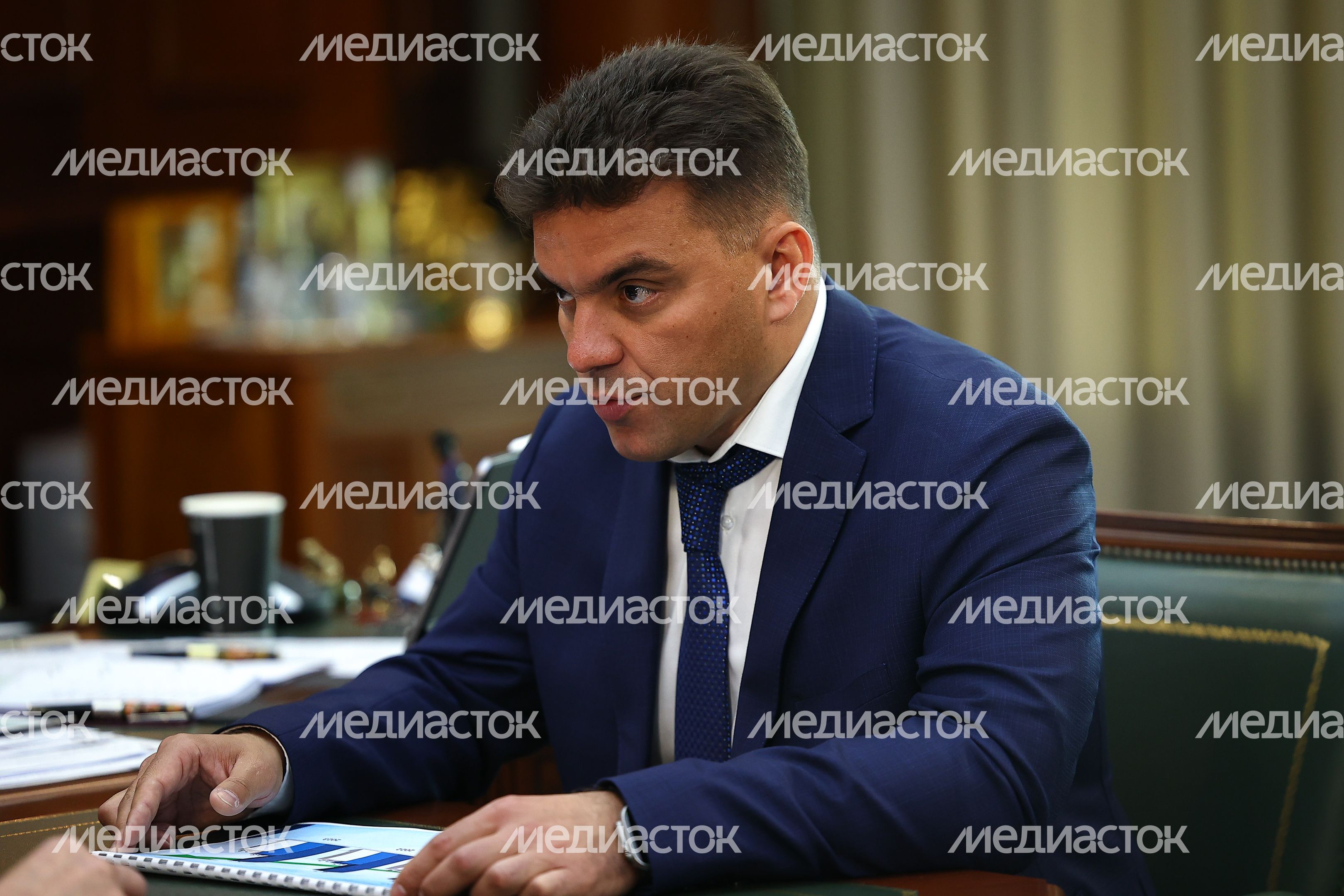 Андрей Воробьев провел рабочую встречу с главой Можайского городского округа