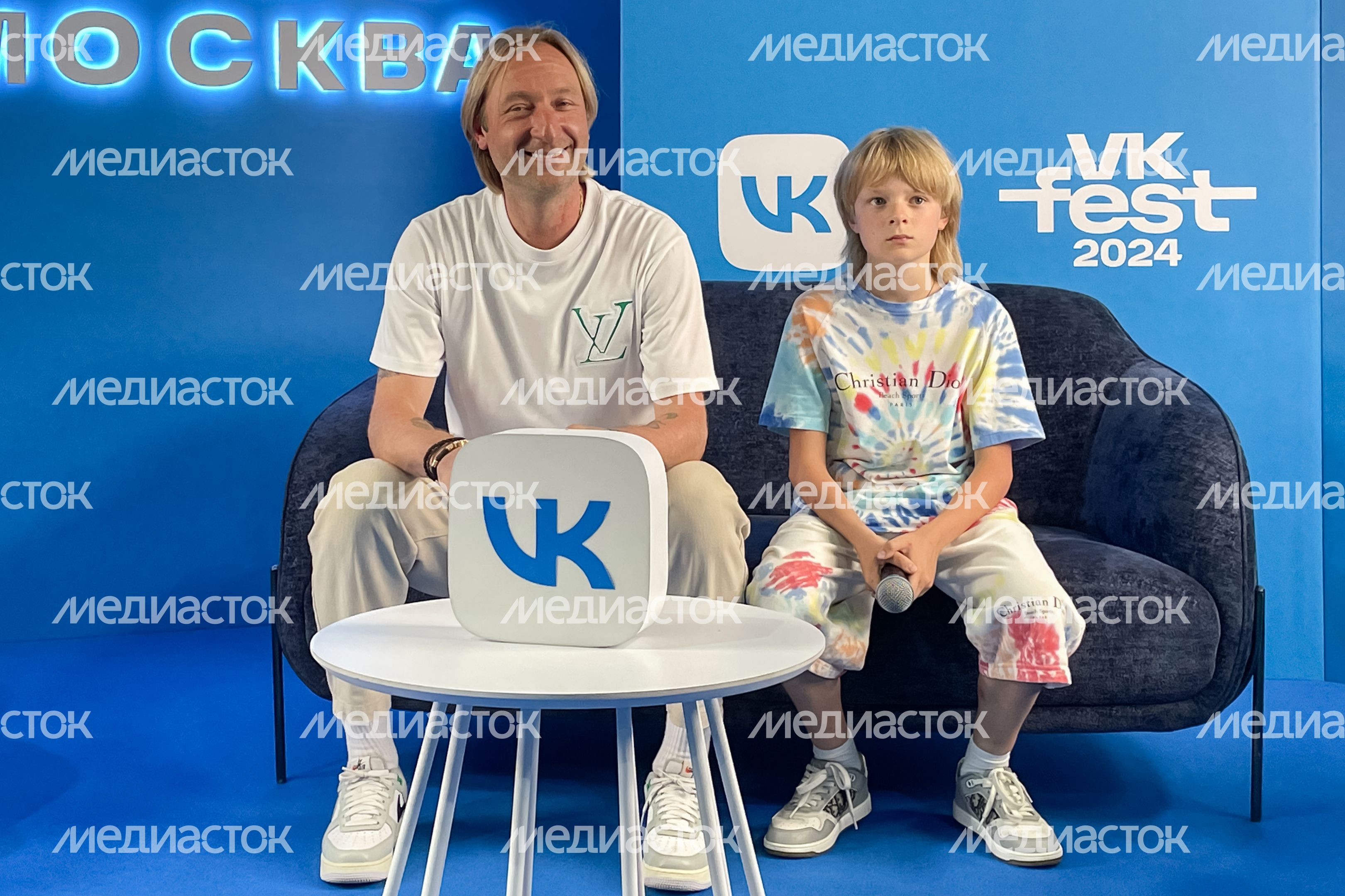 Евгений и Александр Плющенко на пресс-конференции VK Fest -2024 в Лужниках Евгений и Александр Плющенко на пресс-конференции VK Fest -2024 в Лужниках