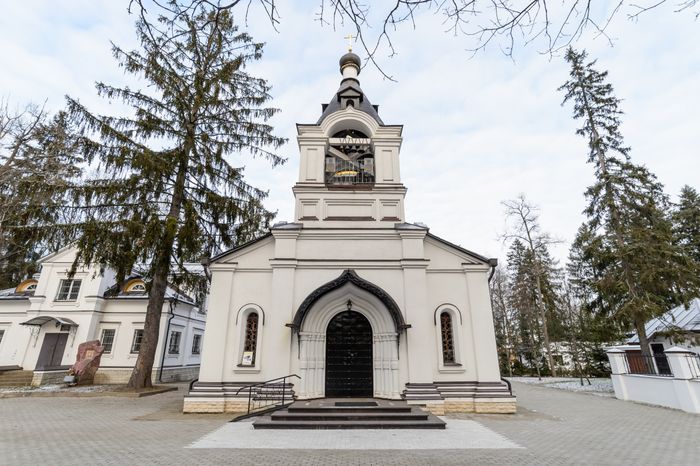 Сергиев Посад. Сергиевский храм. Осень