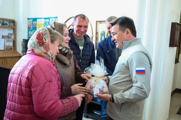 Андрей Воробьев поздравил со Светлой Пасхой прихожан храма Рождества Иоанна Предтечи