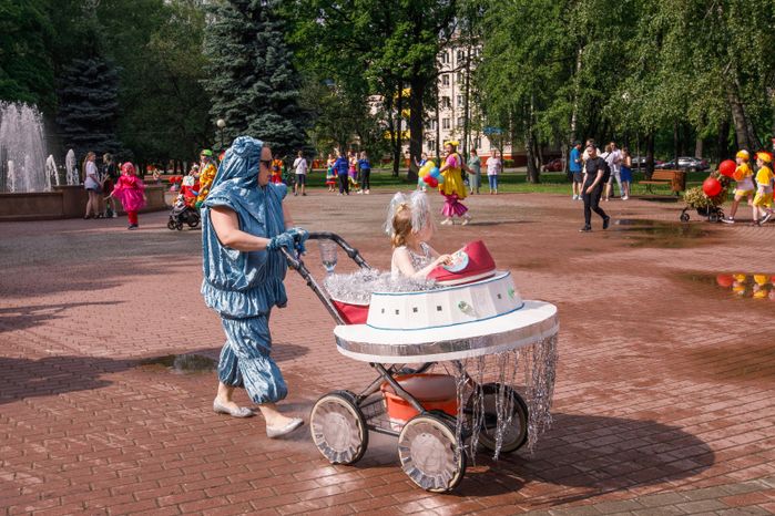 Парад колясок в сквере "Юбилейный" в Химках