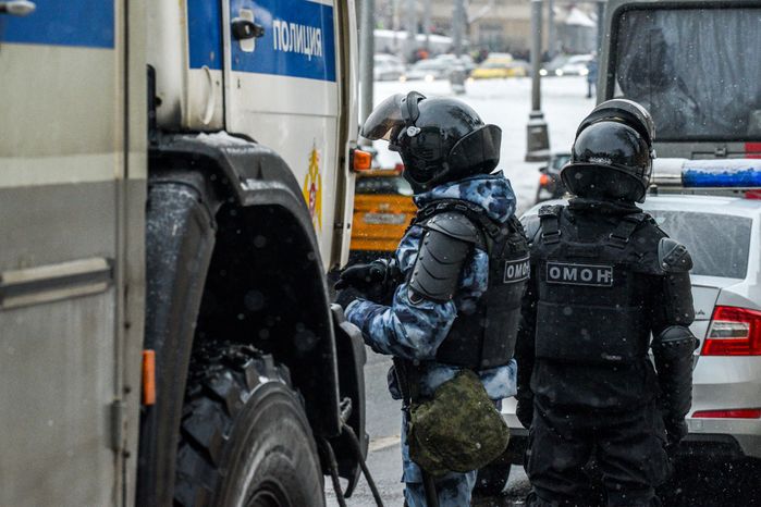 Охрана общественного порядка сотрудниками полиции в Москве