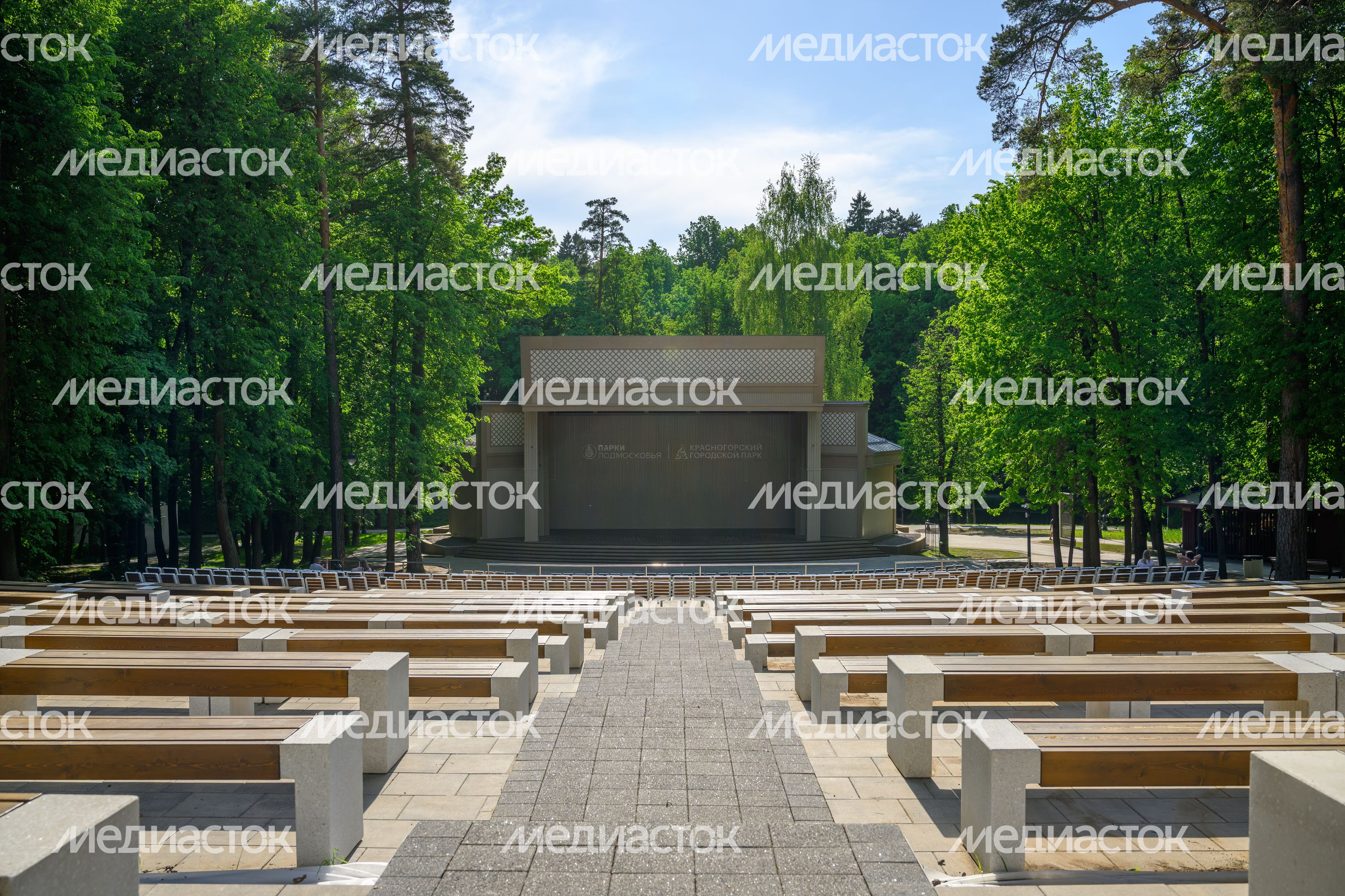 Зеленый театр в Красногорском городском парке после благоустройства Зеленый театр в Красногорском городском парке после благоустройства