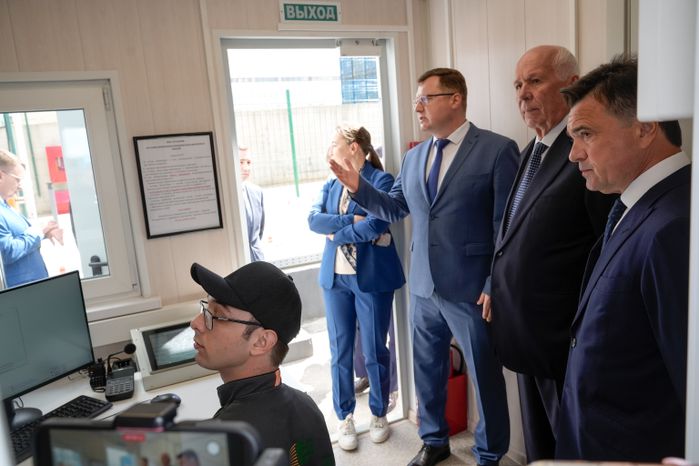 Андрей Воробьев и Сергей Чемезов открыли высокотехнологичный комплекс для досмотра грузовых контейнеров в Чехове