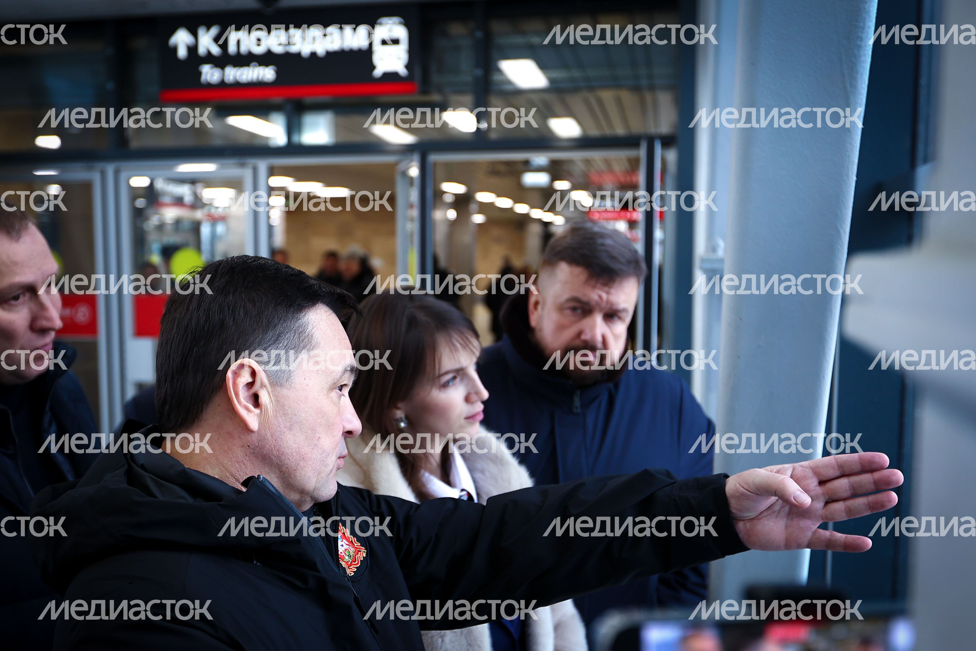 Поездка губернатора Подмосковья в электричке