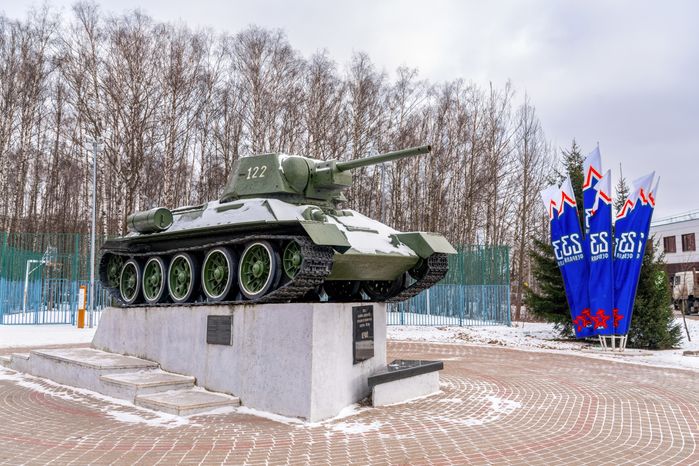 Мемориал героям Великой Отечественной войны в парке им. А. Величко микрорайона Сходня округа Химки