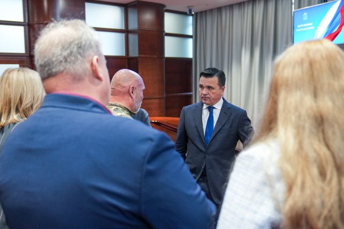 Андрей Воробьев вручил награды бойцам подразделений БАРС