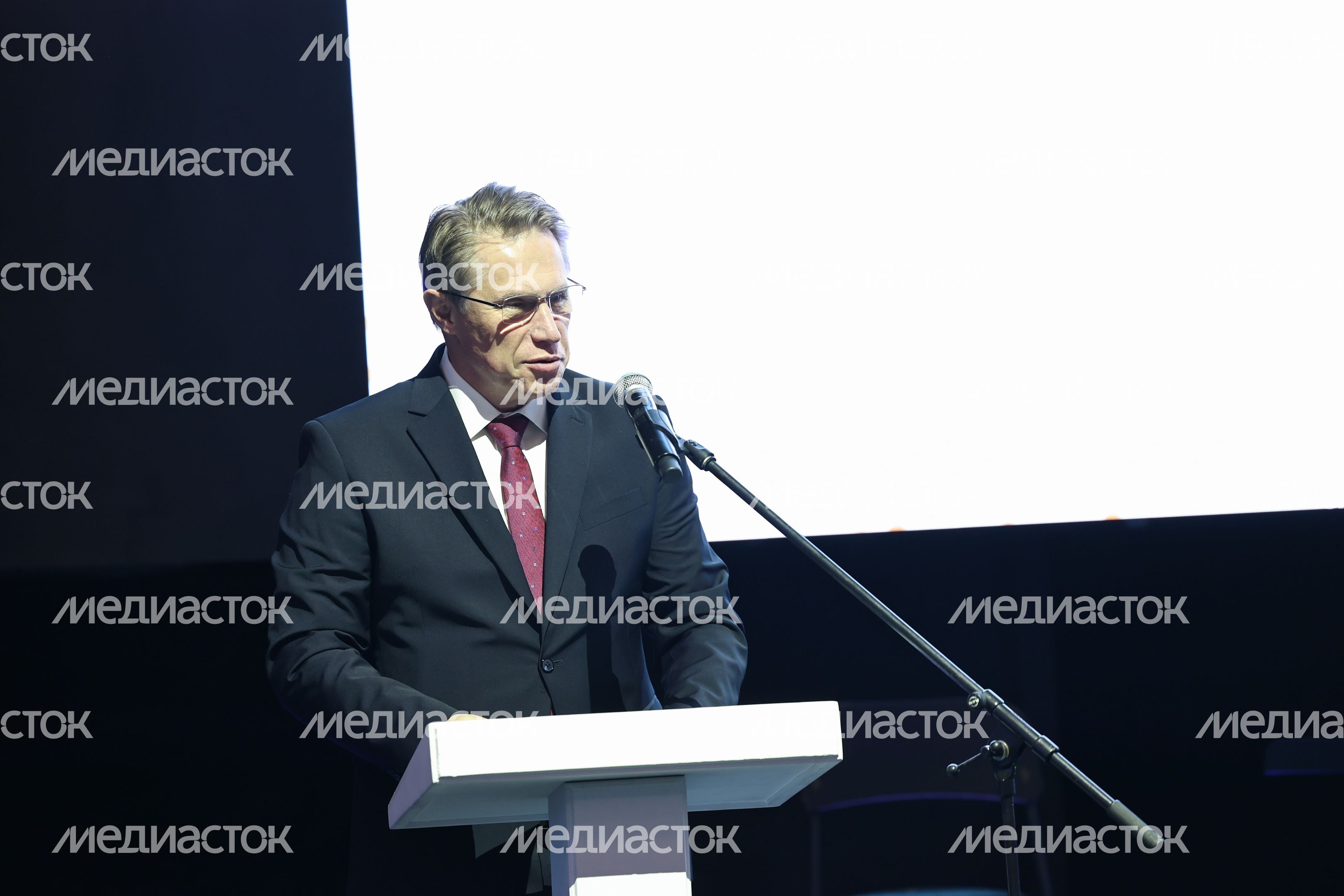 Михаил Мурашко поздравил коллектив МОНИКИ с юбилеем Михаил Мурашко поздравил коллектив МОНИКИ с юбилеем