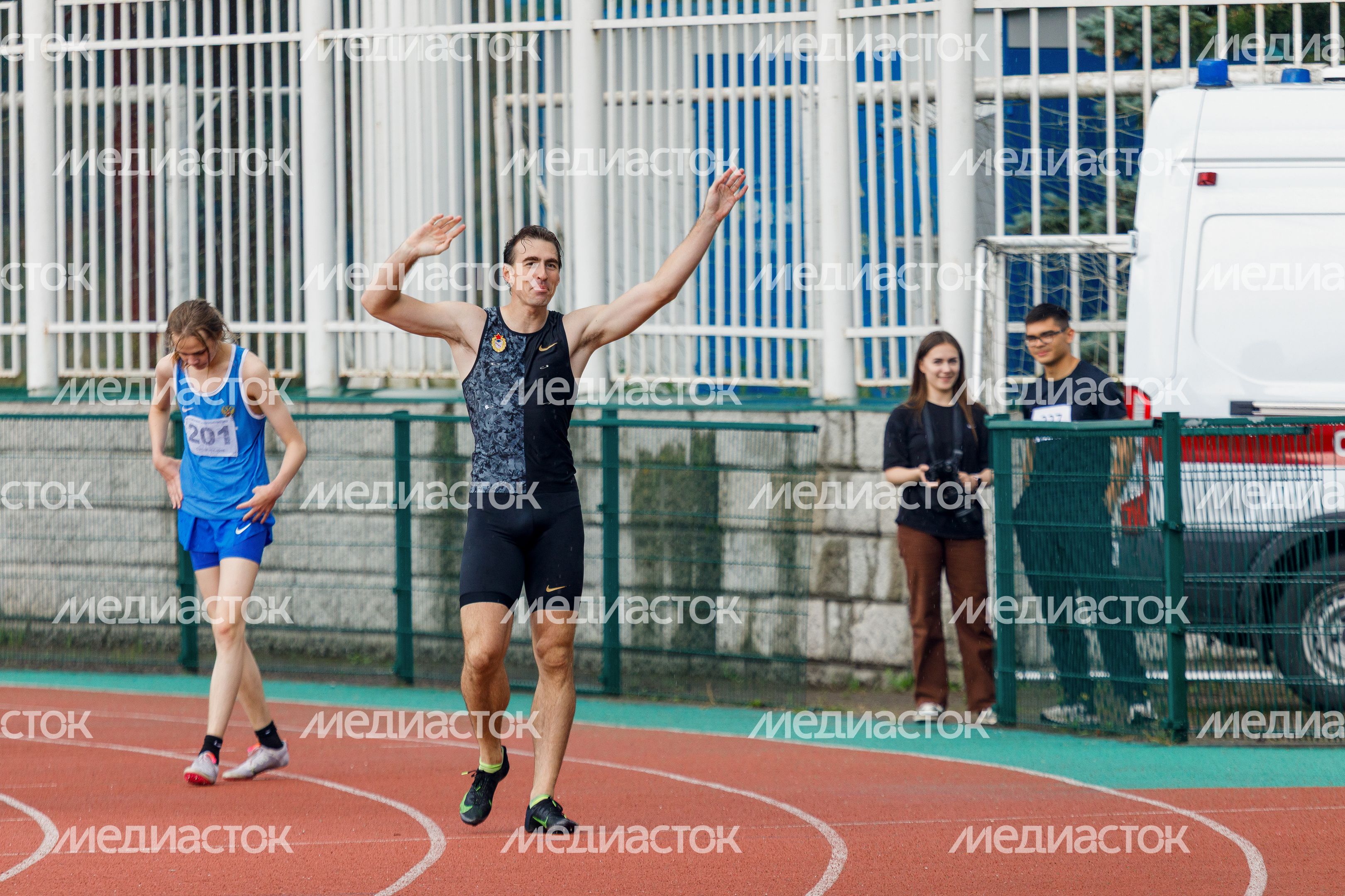 Чемпиона мира в беге на 110 метров с барьерами Сергей Шубенков на Чемпионате Московской области по легкой атлетике Чемпиона мира в беге на 110 метров с барьерами Сергей Шубенков на Чемпионате Московской области по легкой атлетике