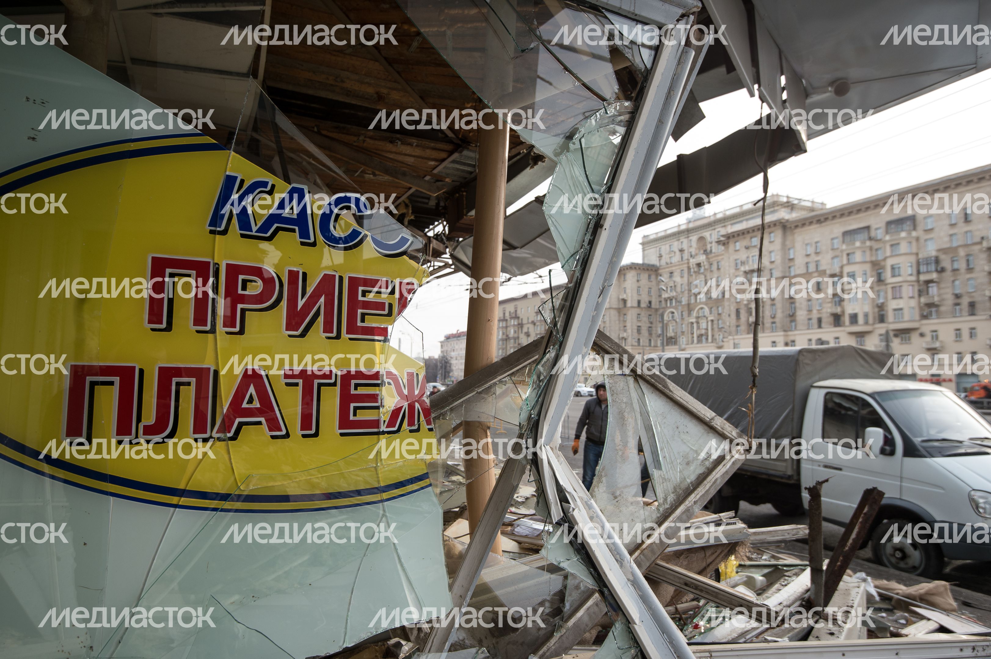 Снос самостроя у станции метро Сокол в Москве