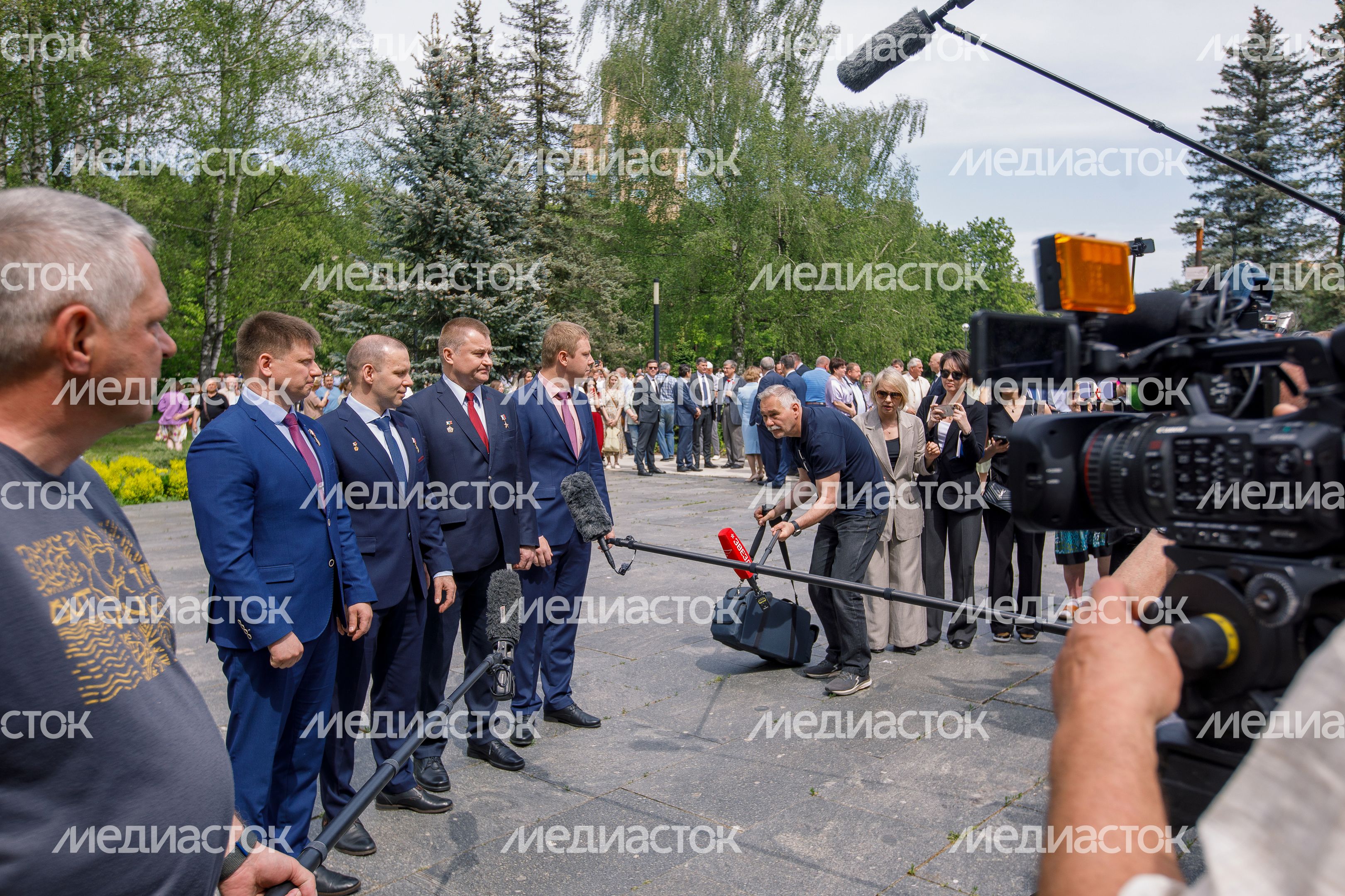 Торжественная встреча космонавтов в Звездном городке Торжественная встреча космонавтов в Звездном городке