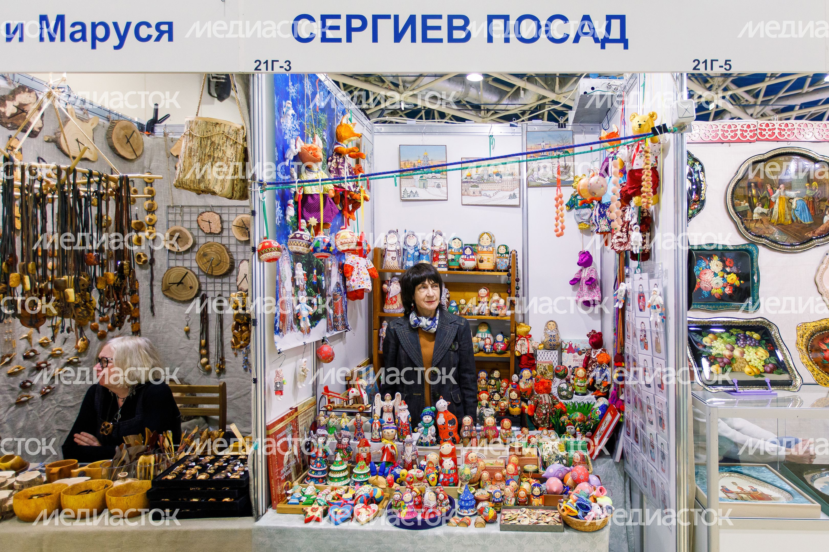 Предметы народных художественных промыслов на выставке «Ладья. Зимняя сказка 2024» Предметы народных художественных промыслов на выставке «Ладья. Зимняя сказка 2024»