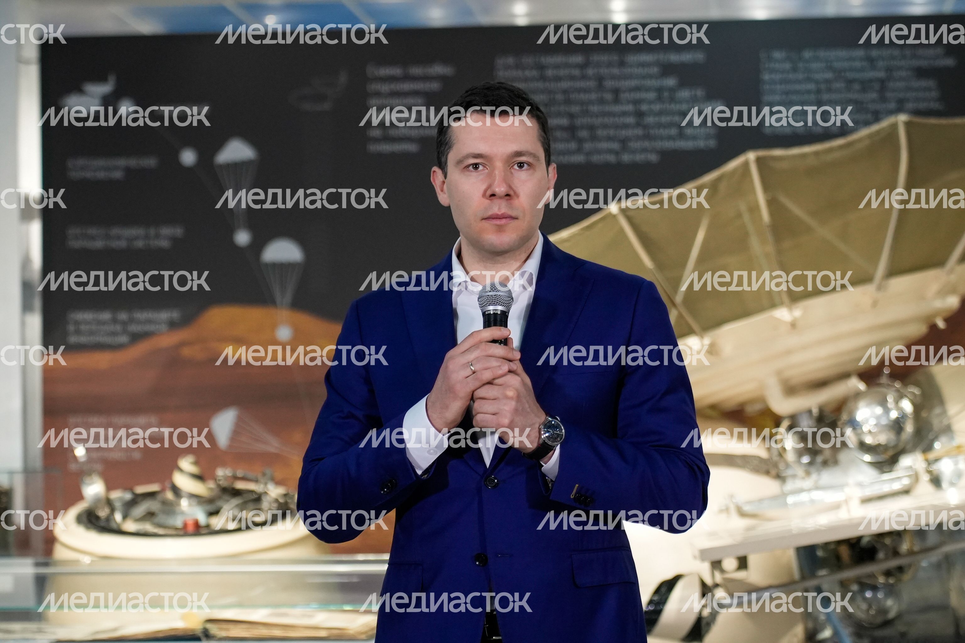 Антон Алиханов вручил награды лучшим сотрудникам НПО им. С.А. Лавочкина
