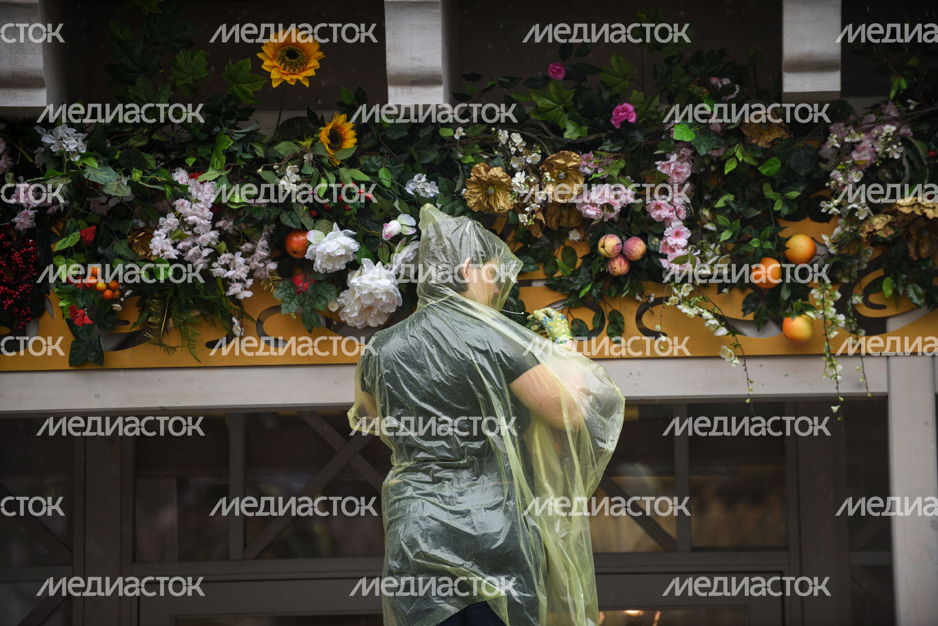 Подготовка площадок нового фестиваля Московское Лето Цветочный Джем