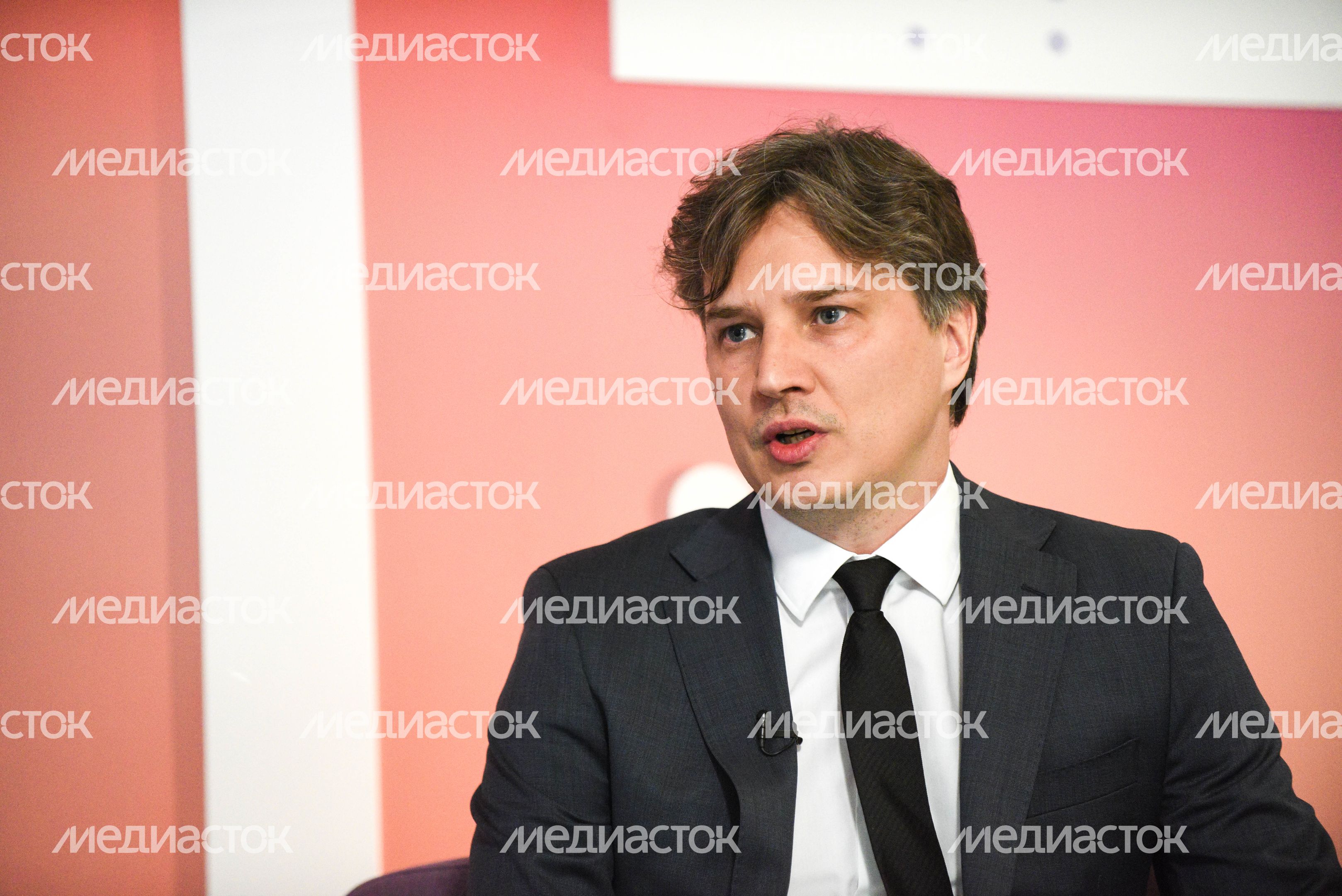 Интервью с журналистами перед церемонией вручения премии «Медиана».
