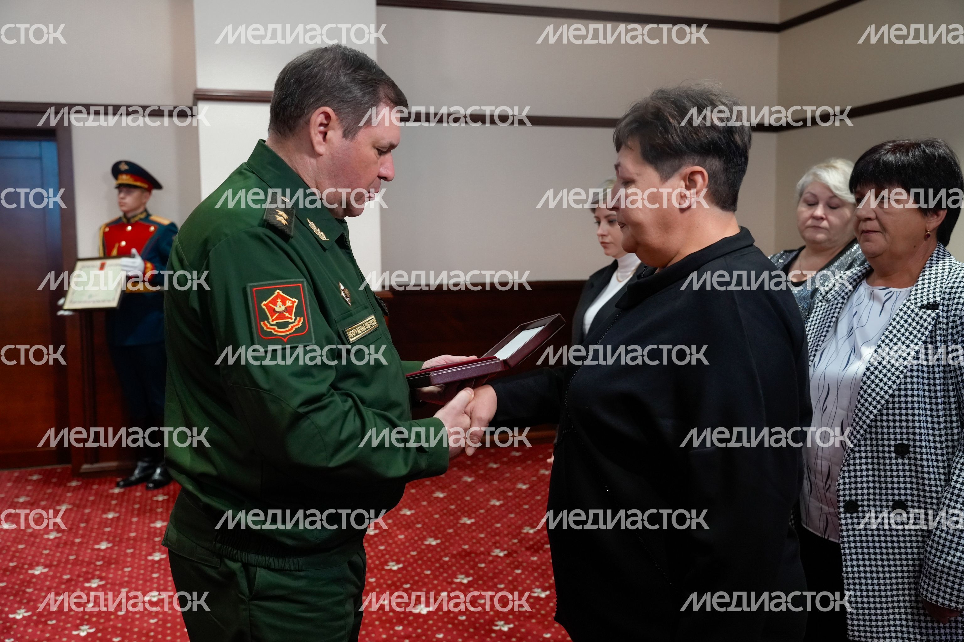 "Звезду Героя" передали семье погибшего на СВО бойца Алексея Стрижака