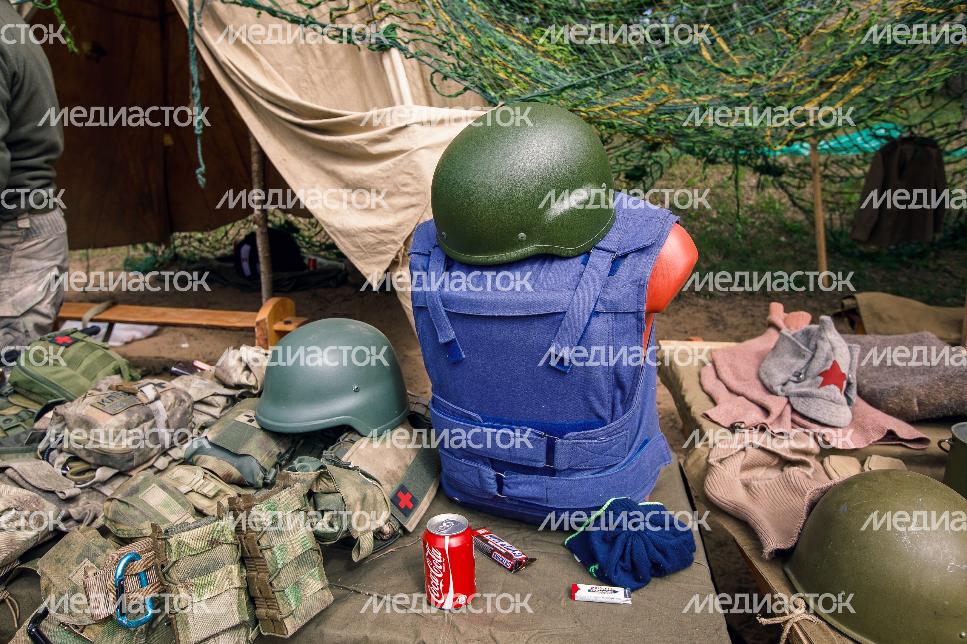 Военно-историческая реконструкция "Успех в единстве поколений" в Химках Военно-историческая реконструкция "Успех в единстве поколений" в Химках