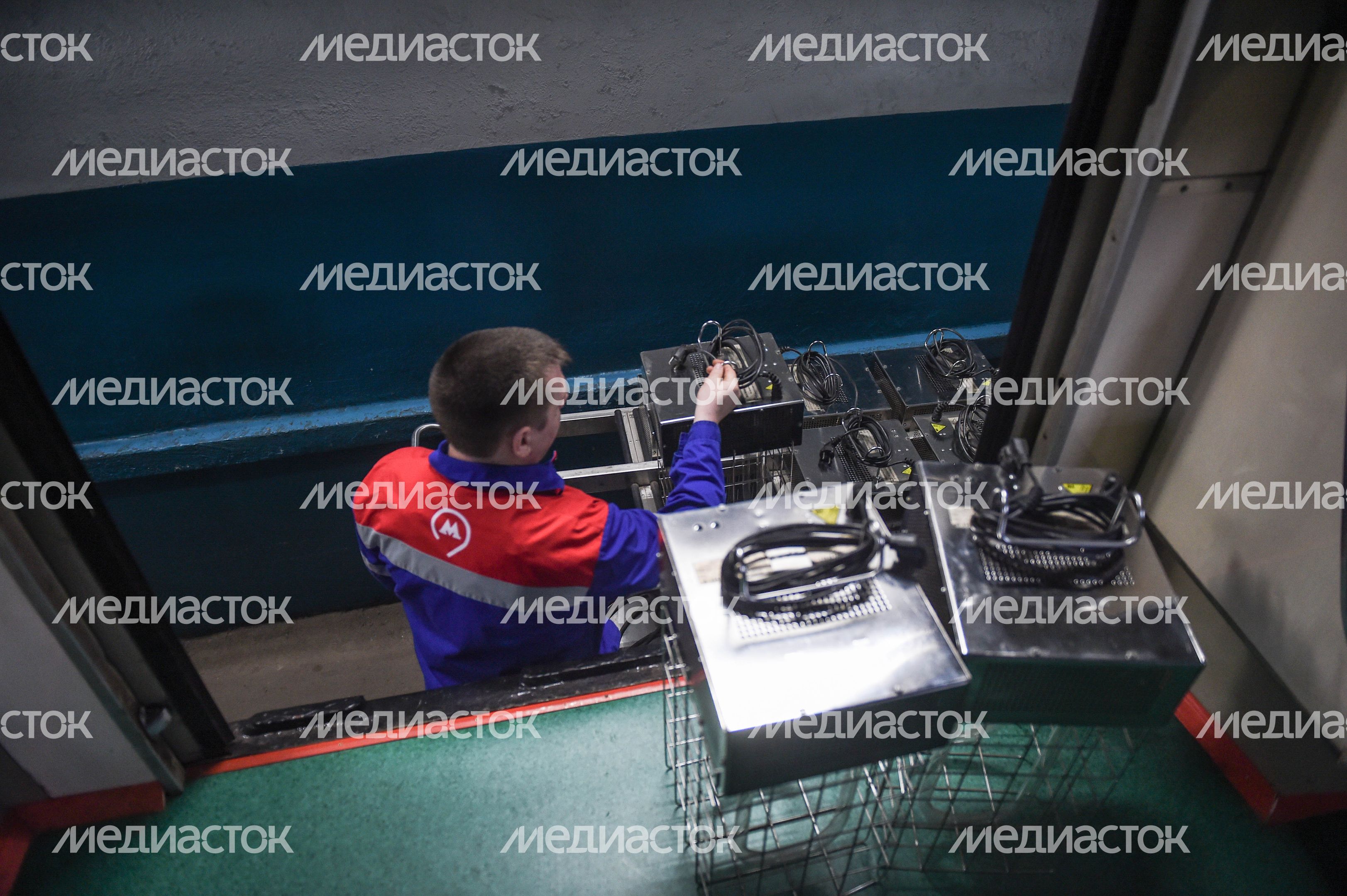 Кварцевание и мытье вагонов метро