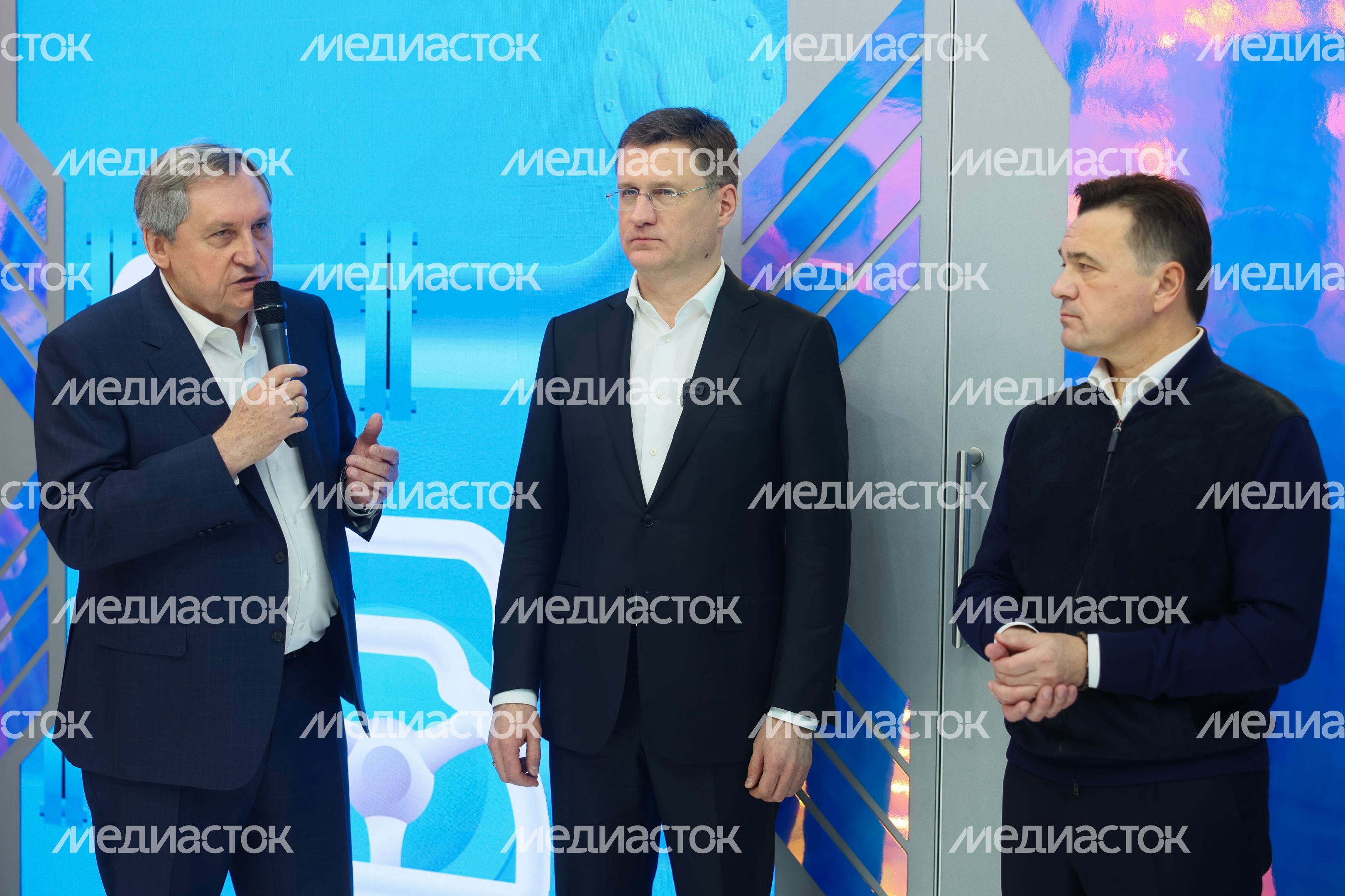Зампред правительства Александр Новак, министр энергетики РФ Николай Шульгинов и губернатор Московской области Андрей Воробьев
