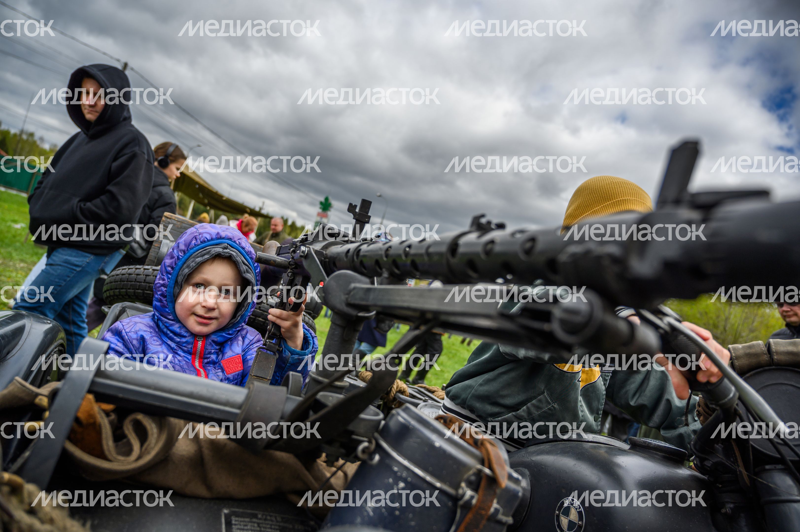 Военно-историческая реконструкция событий мая 1945 года в музее истории танка Т-34 в Мытищах Военно-историческая реконструкция событий мая 1945 года в музее истории танка Т-34 в Мытищах