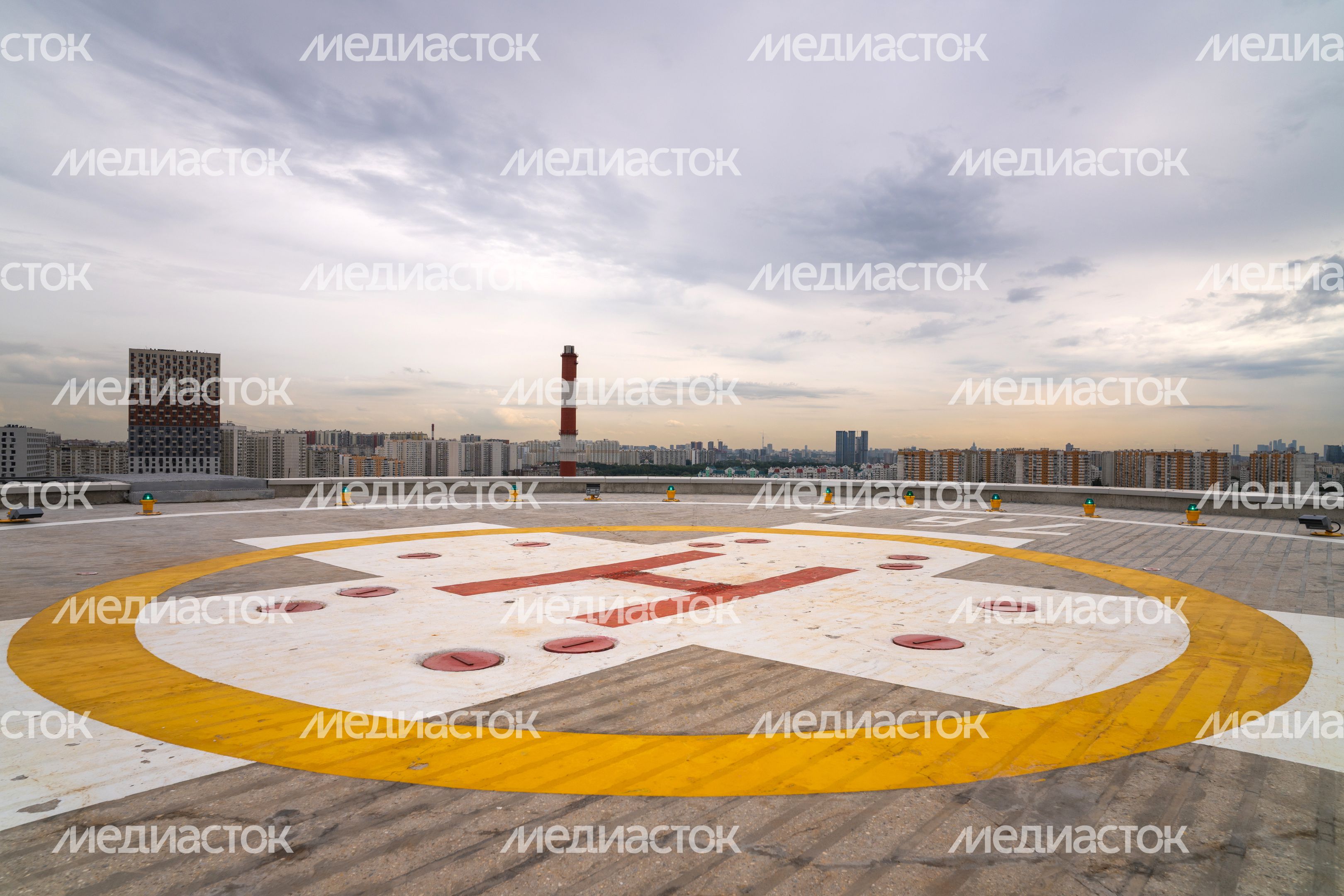 Вертолетная площадка для санитарной авиации в Детском клиническом центре им. Л.М. Рошаля в Красногорске Вертолетная площадка для санитарной авиации в Детском клиническом центре им. Л.М. Рошаля в Красногорске