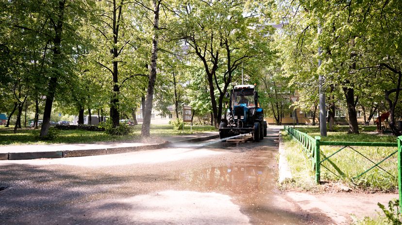 Содержание придомовой территории в весенне-летний период