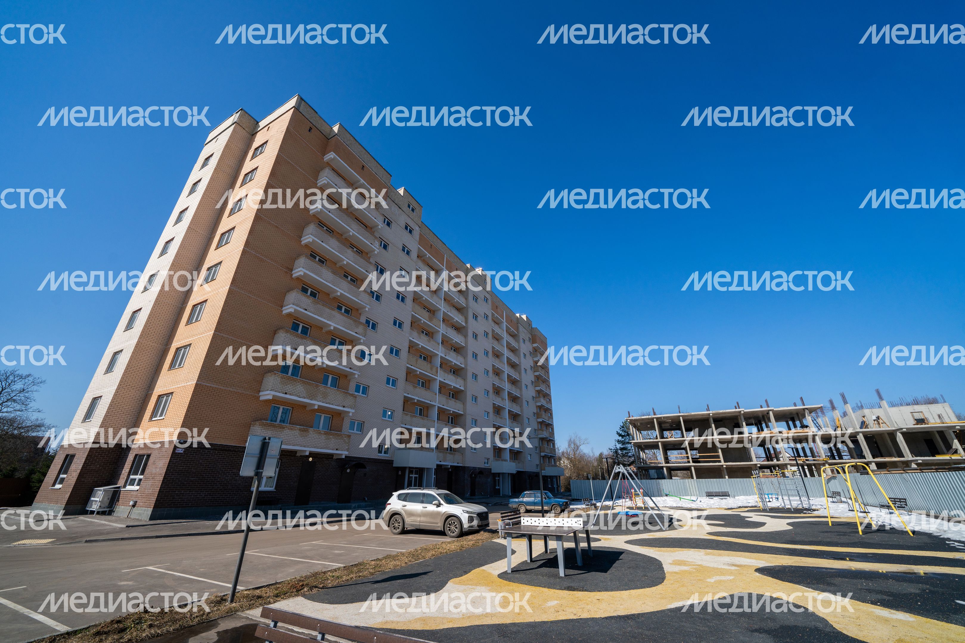 Новый дом в микрорайоне Локомотивный поселка Поварово округа Солнечногорск для переселенцев из аварийного жилья Новый дом в микрорайоне Локомотивный поселка Поварово округа Солнечногорск для переселенцев из аварийного жилья